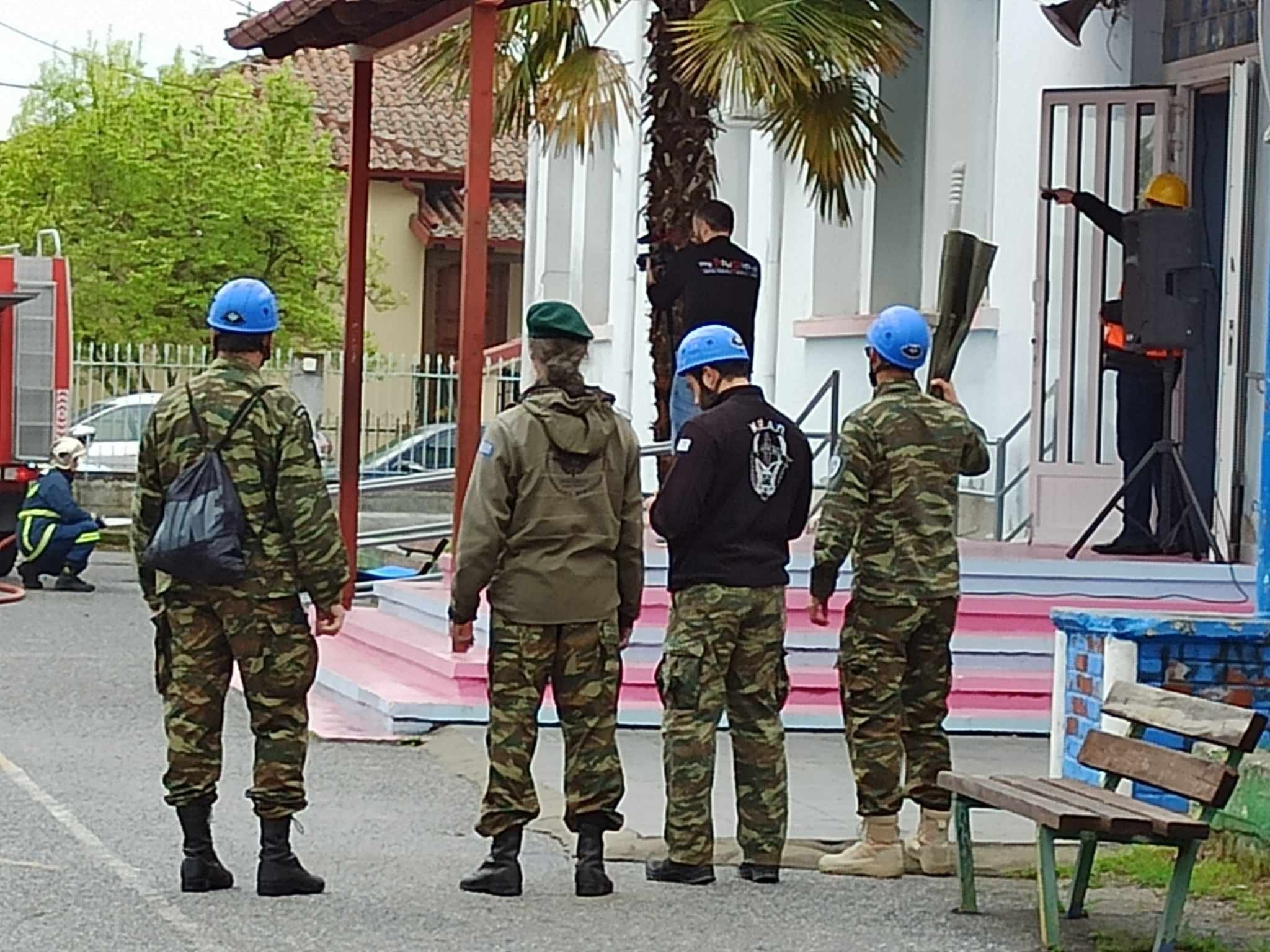 12-7LXOJ.jpg