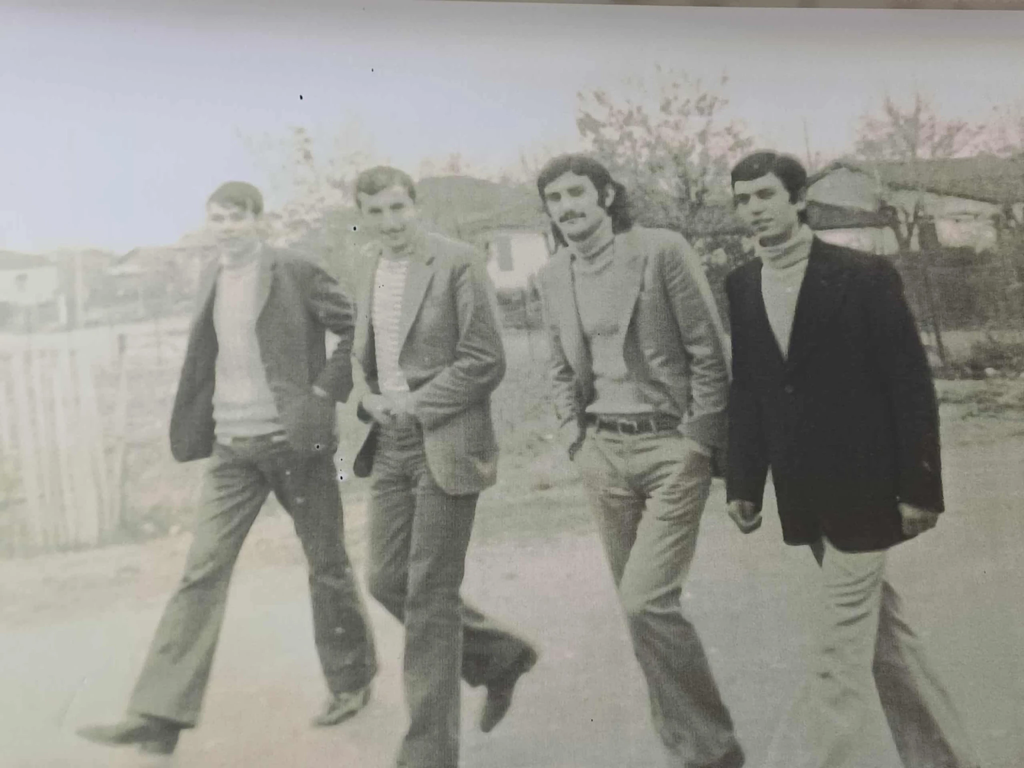 ekthesh-fotografias-gia-trith-hlikia-ston-politistiko-syllogo-xersu-75jpg.jpg
