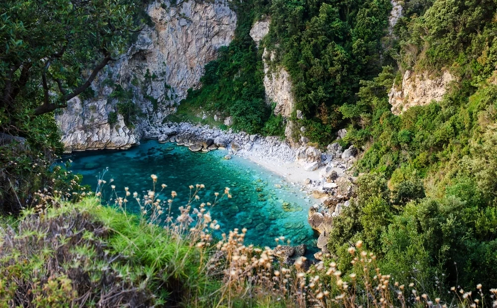 fakistra-paralia.webp