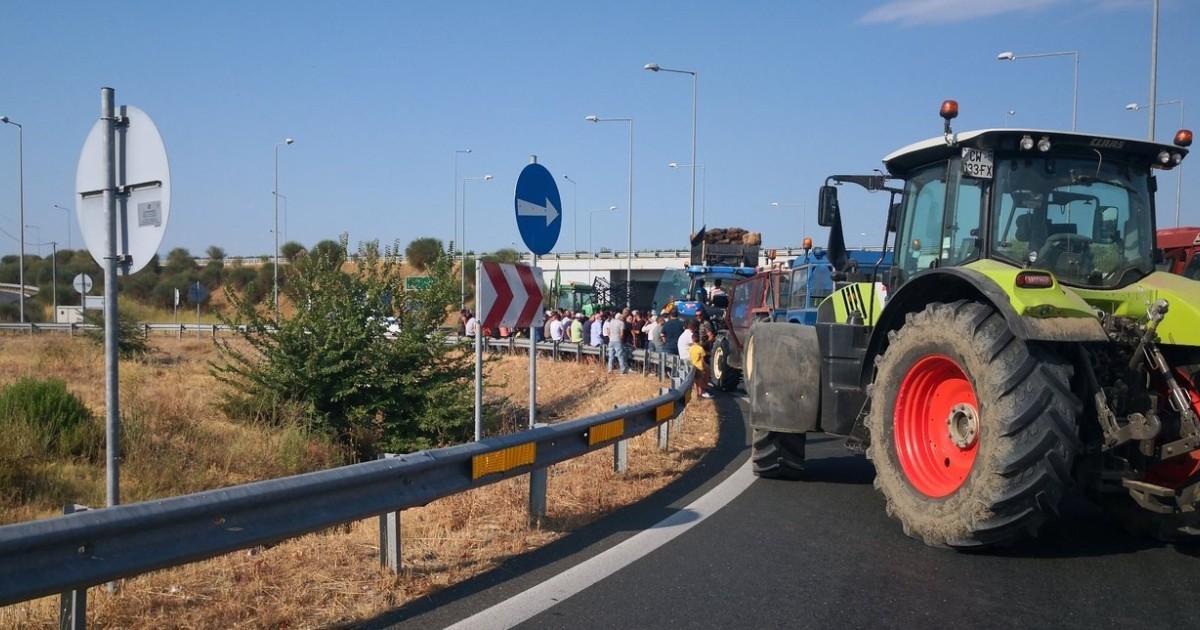 Στα μπλόκα από σήμερα οι αγρότες