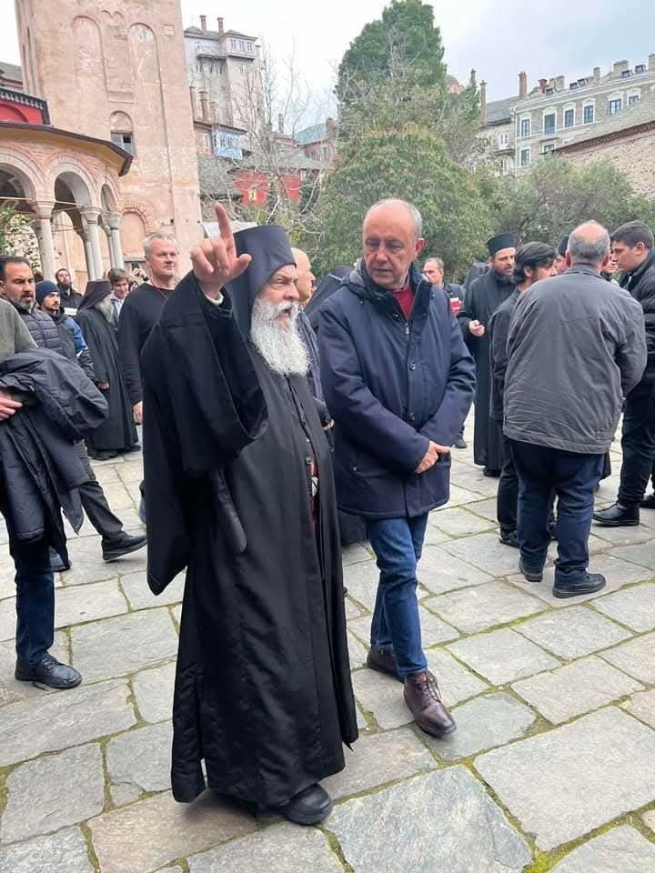 Προσκύνημα του Θοδωρή Καράογλου στην Ιερά Μονή Βατοπαιδίου