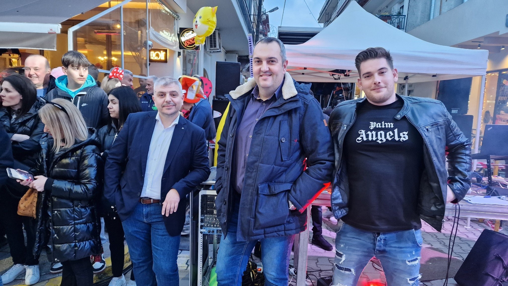 Λαμπερή και γεμάτη ενθουσιασμό η Μεγάλη Παρέλαση του Καρατζοβίτικου Καρναβαλιού