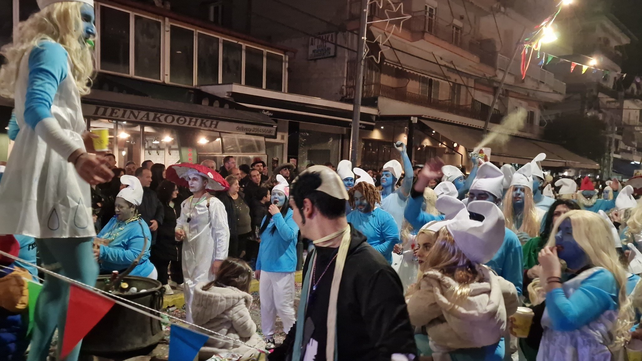 Λαμπερή και γεμάτη ενθουσιασμό η Μεγάλη Παρέλαση του Καρατζοβίτικου Καρναβαλιού