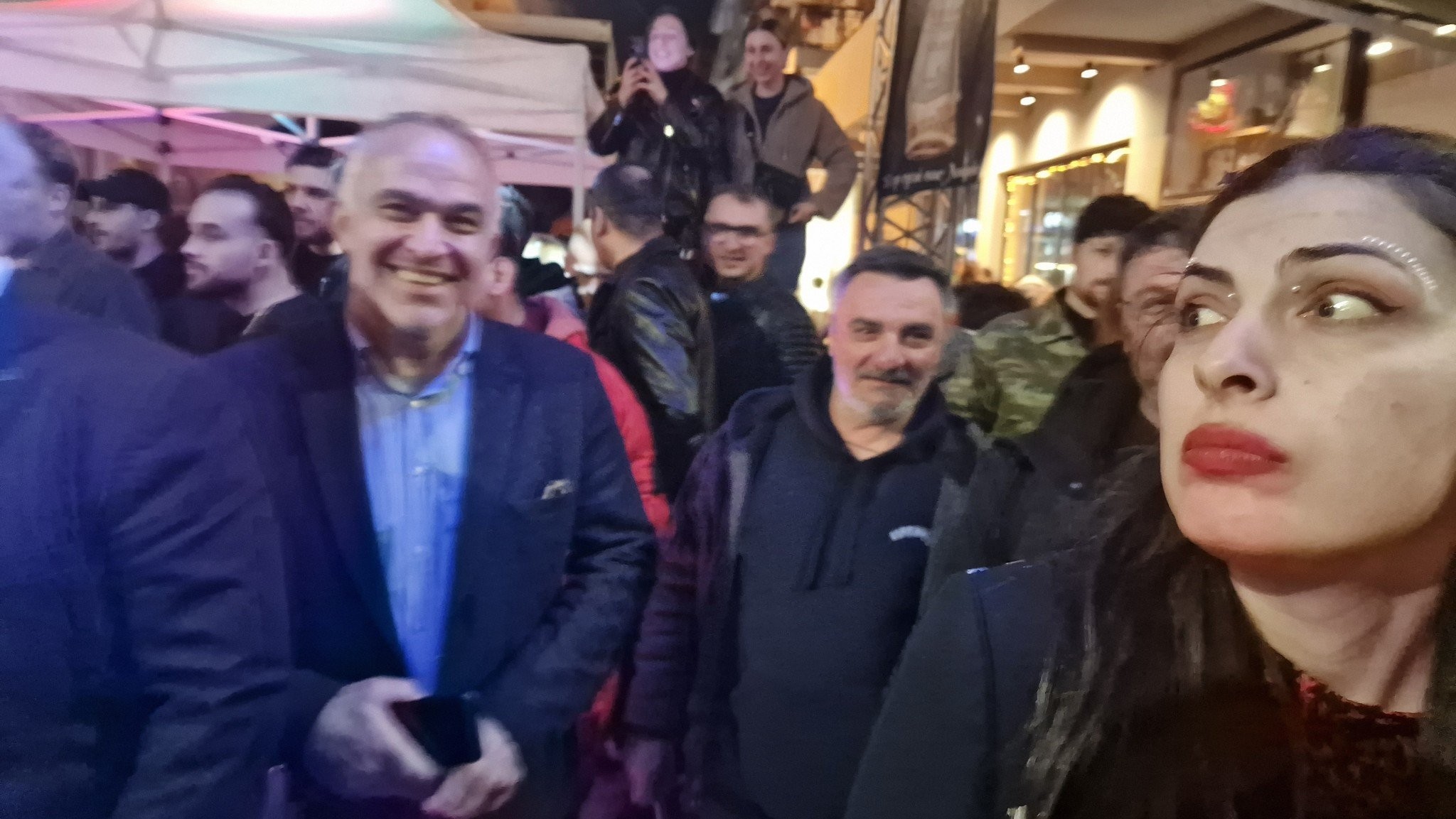 Λαμπερή και γεμάτη ενθουσιασμό η Μεγάλη Παρέλαση του Καρατζοβίτικου Καρναβαλιού