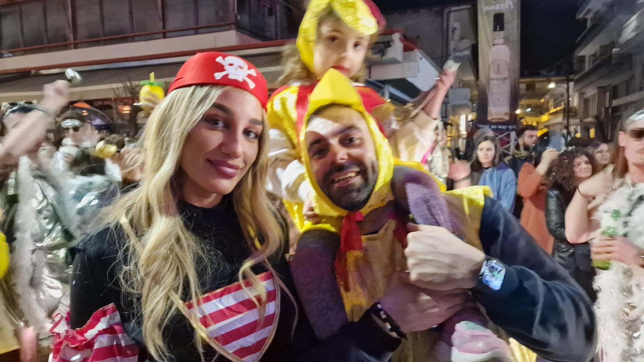 Λαμπερή και γεμάτη ενθουσιασμό η Μεγάλη Παρέλαση του Καρατζοβίτικου Καρναβαλιού
