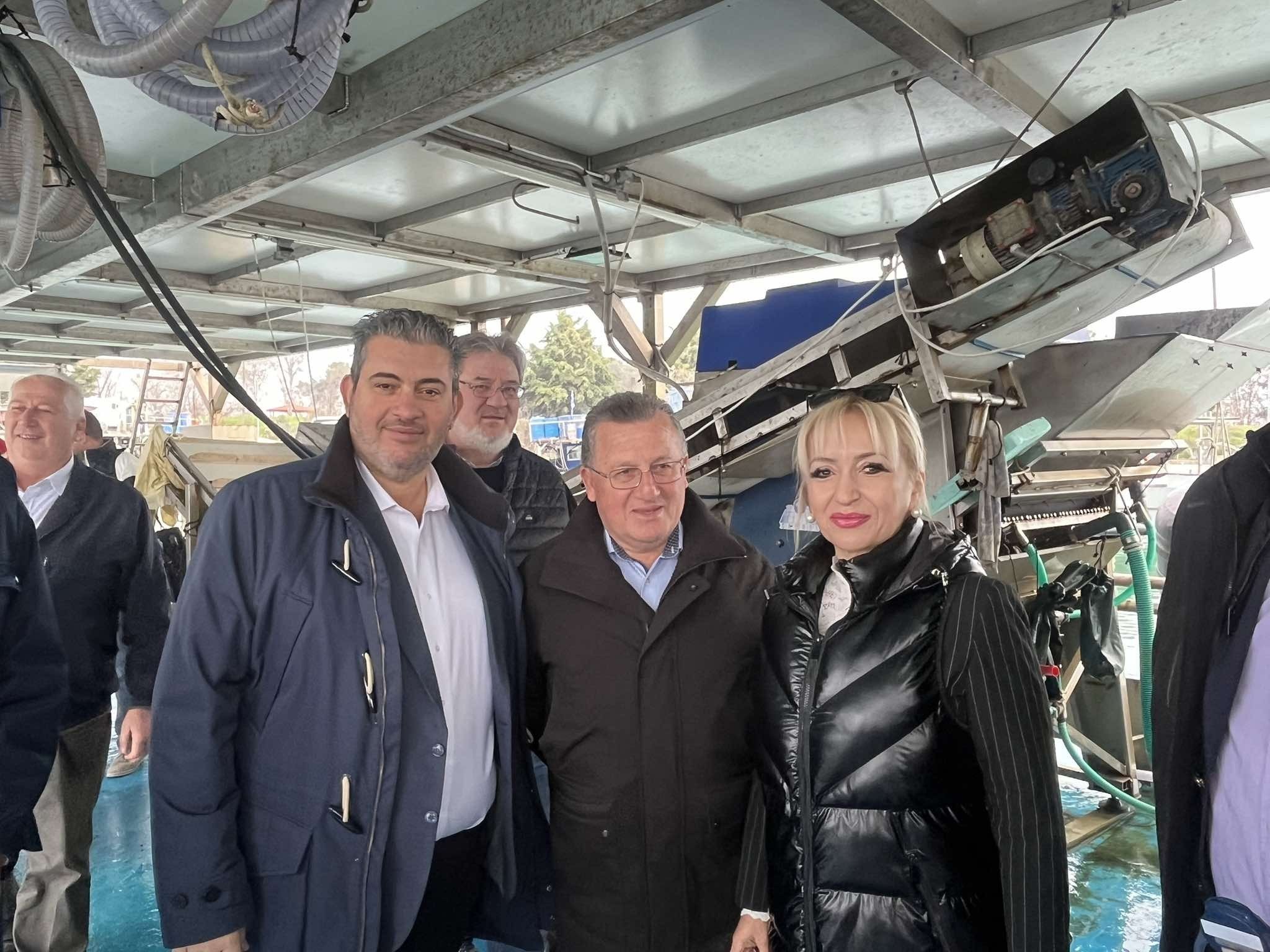 Τα προβλήματα των μυδοκαλλιεργητών της Πιερίας στο επίκεντρο επίσκεψης Ευρωβουλευτών στο λιμάνι Κίτρους