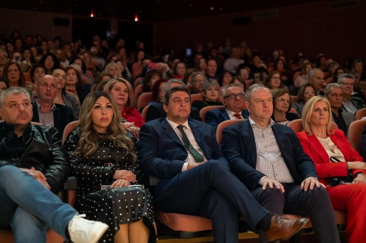 Η Συμφωνική Ορχήστρα του Γέηλ "ταξίδεψε" το κοινό με κλασικά αριστουργήματα στο κατάμεστο Πνευματικό Κέντρο Γιαννιτσών