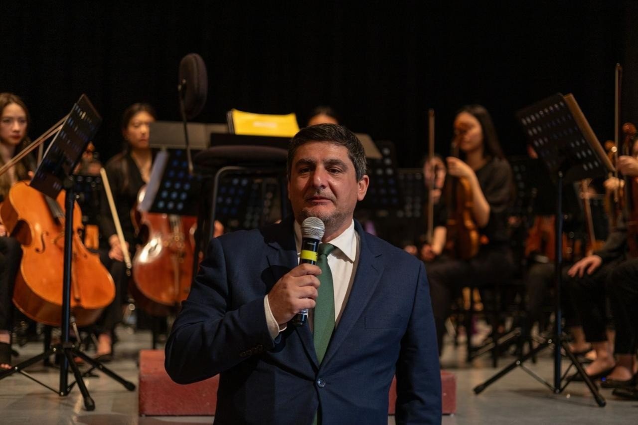 Η Συμφωνική Ορχήστρα του Γέηλ "ταξίδεψε" το κοινό με κλασικά αριστουργήματα στο κατάμεστο Πνευματικό Κέντρο Γιαννιτσών