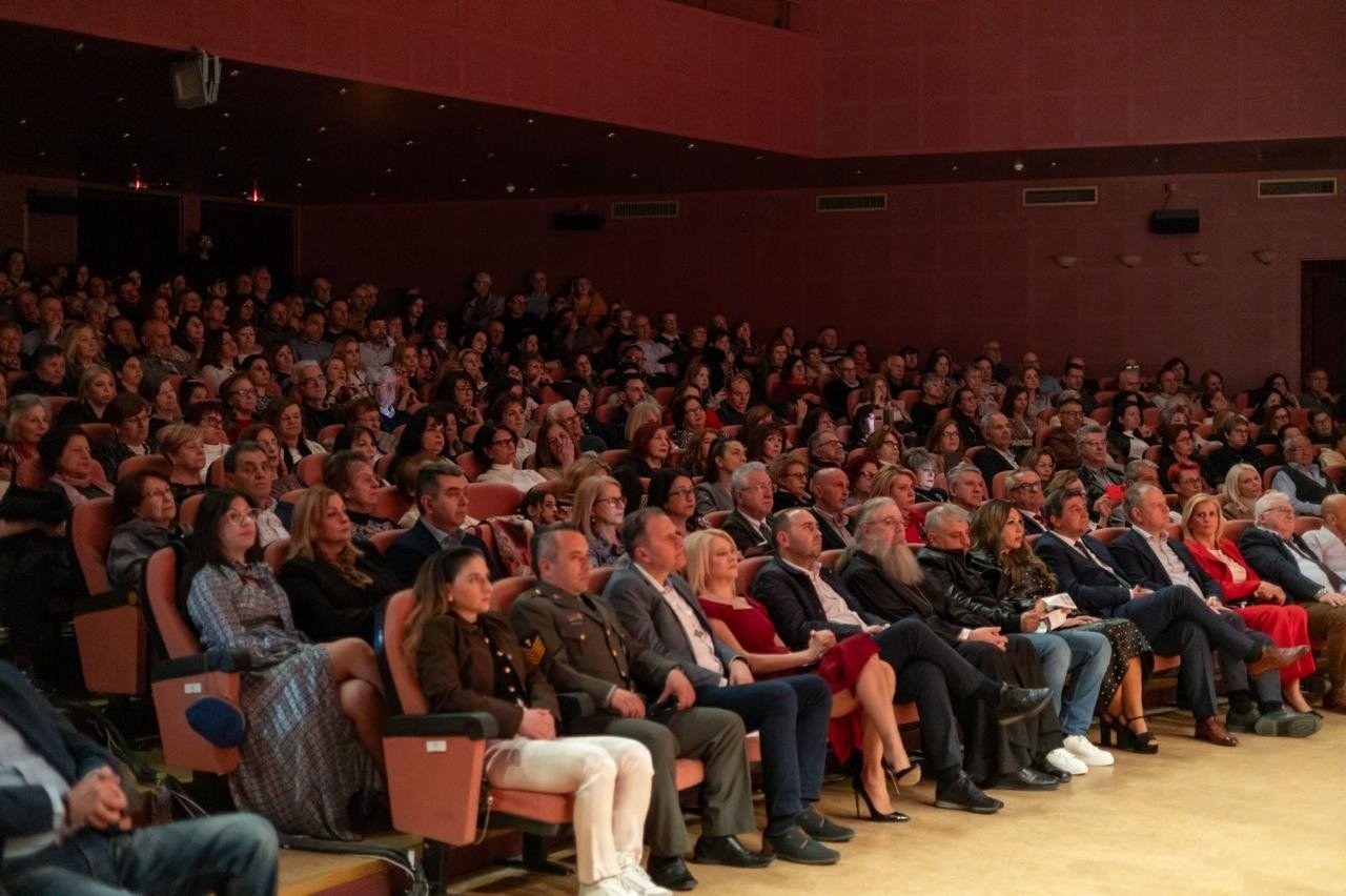Η Συμφωνική Ορχήστρα του Γέηλ "ταξίδεψε" το κοινό με κλασικά αριστουργήματα στο κατάμεστο Πνευματικό Κέντρο Γιαννιτσών