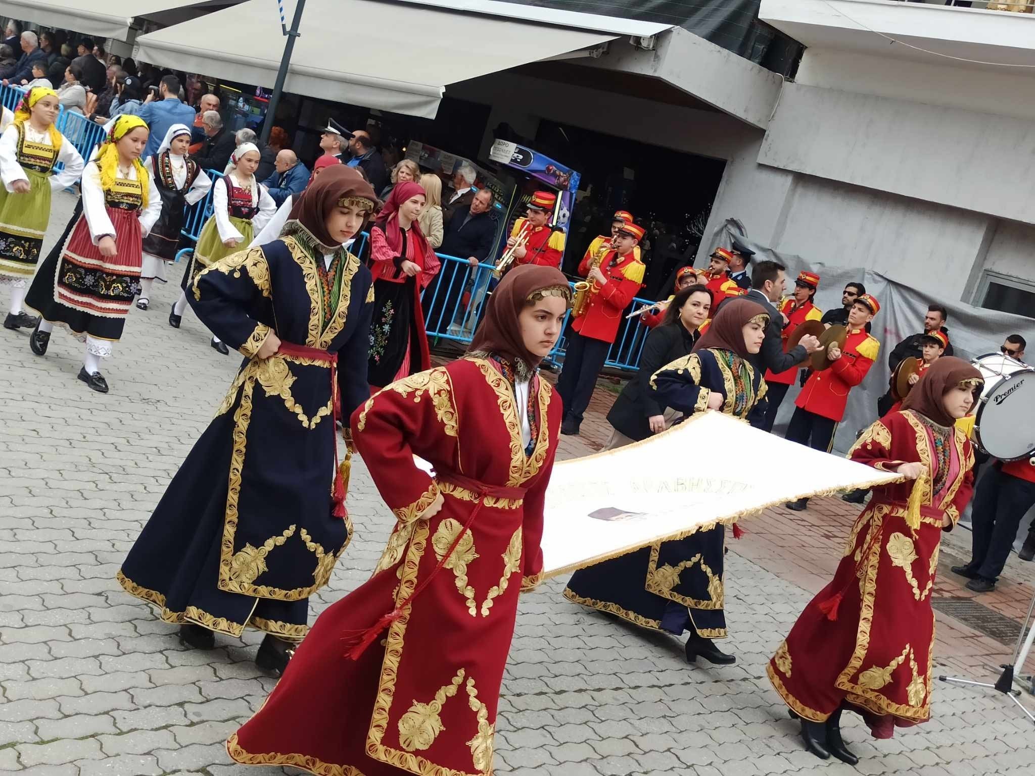 Πλούσιο Φωτορεπορτάζ από την παρέλαση στα Γιαννιτσά