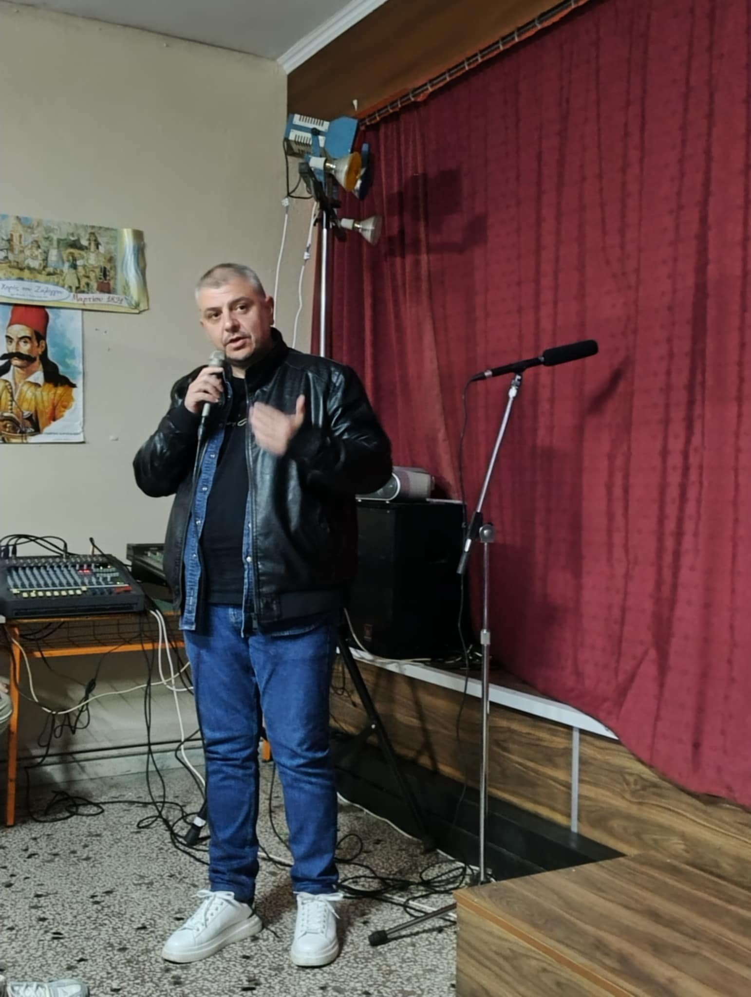 Μεγάλη επιτυχία για τη θεατρική παράσταση «Ο Αλέξανδρος Υψηλάντης και ο Ιερός Λόχος» στο Νεοχώρι