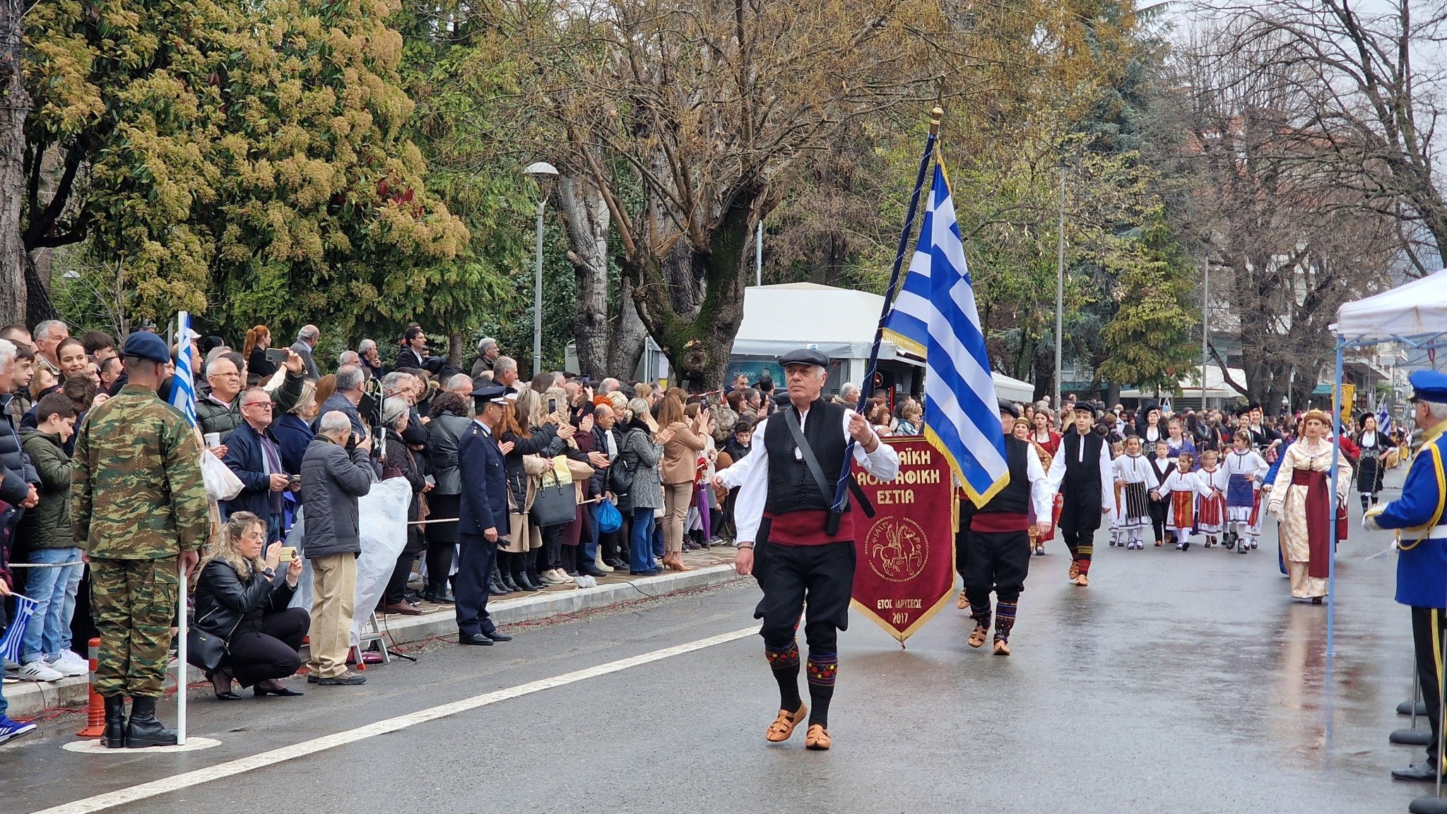 Μεγαλοπρεπής η παρέλαση της 25ης Μαρτίου στην Έδεσσα