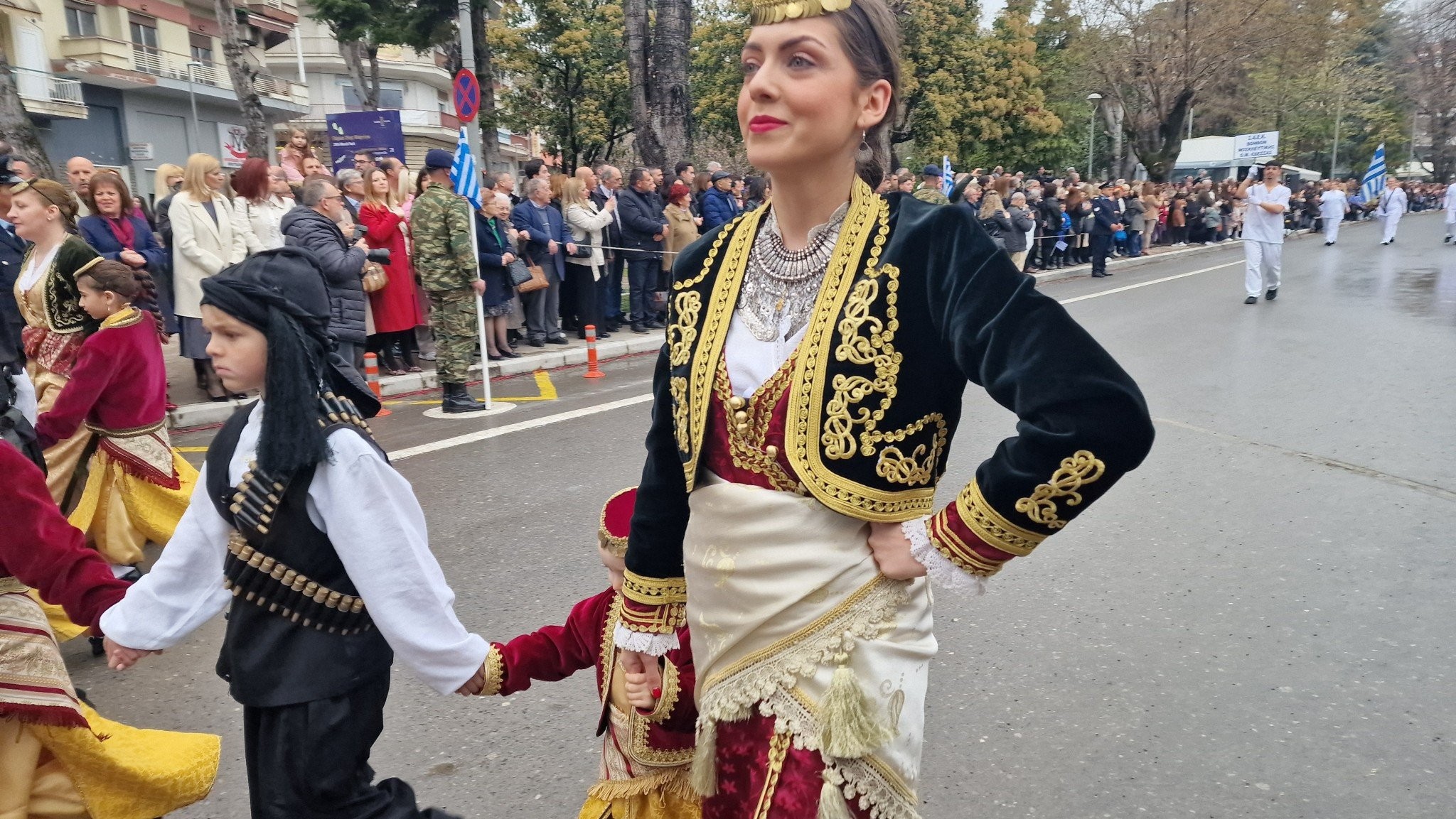 Μεγαλοπρεπής η παρέλαση της 25ης Μαρτίου στην Έδεσσα