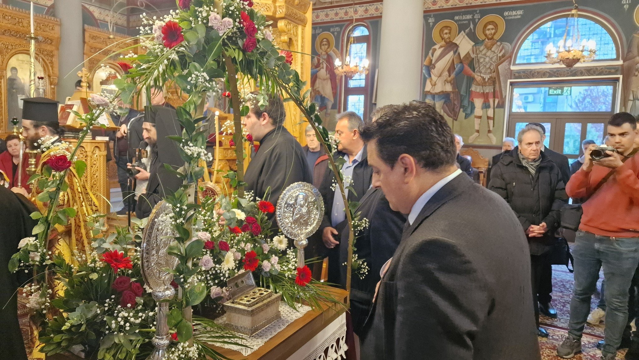 Ο Δήμαρχος Έδεσσας Γιάννης Τσεπκεντζής στην υποδοχή και προσκύνηση των Τιμίων Παθών
