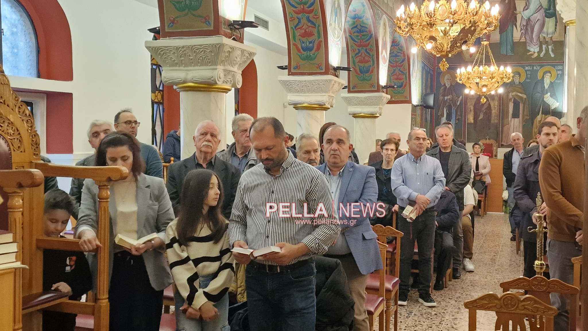 Η Ακολουθία των Παθών στον Ιερό Ναό Αγίων Κωνσταντίνου και Ελένης Γιαννιτσών – Χοροστάτησε ο Θεοφιλέστατος Επίσκοπος Αλμωπίας Στέφανος
