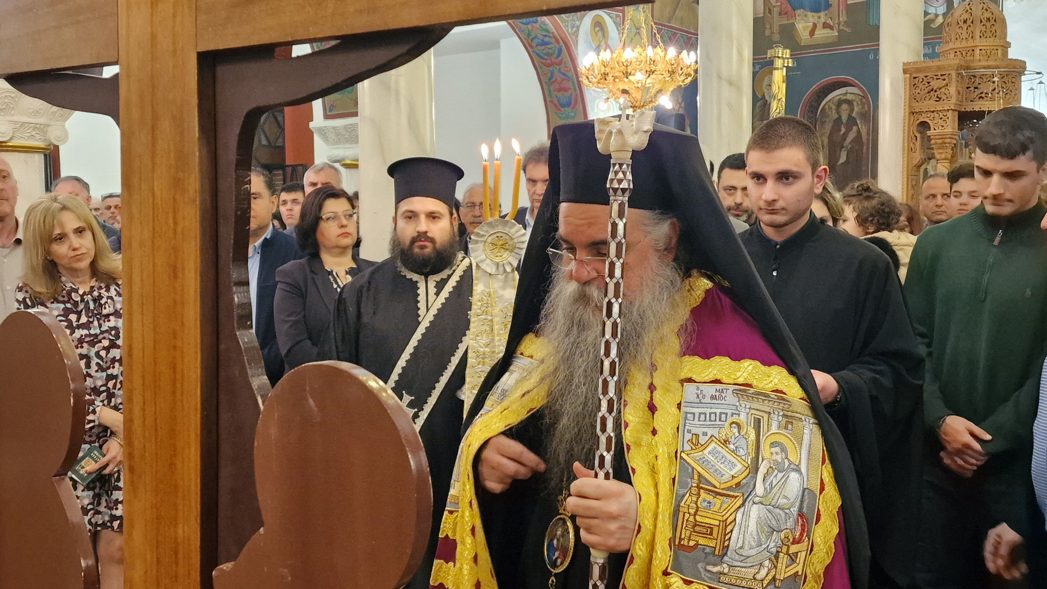 Η Ακολουθία των Παθών στον Ιερό Ναό Αγίων Κωνσταντίνου και Ελένης Γιαννιτσών – Χοροστάτησε ο Θεοφιλέστατος Επίσκοπος Αλμωπίας Στέφανος