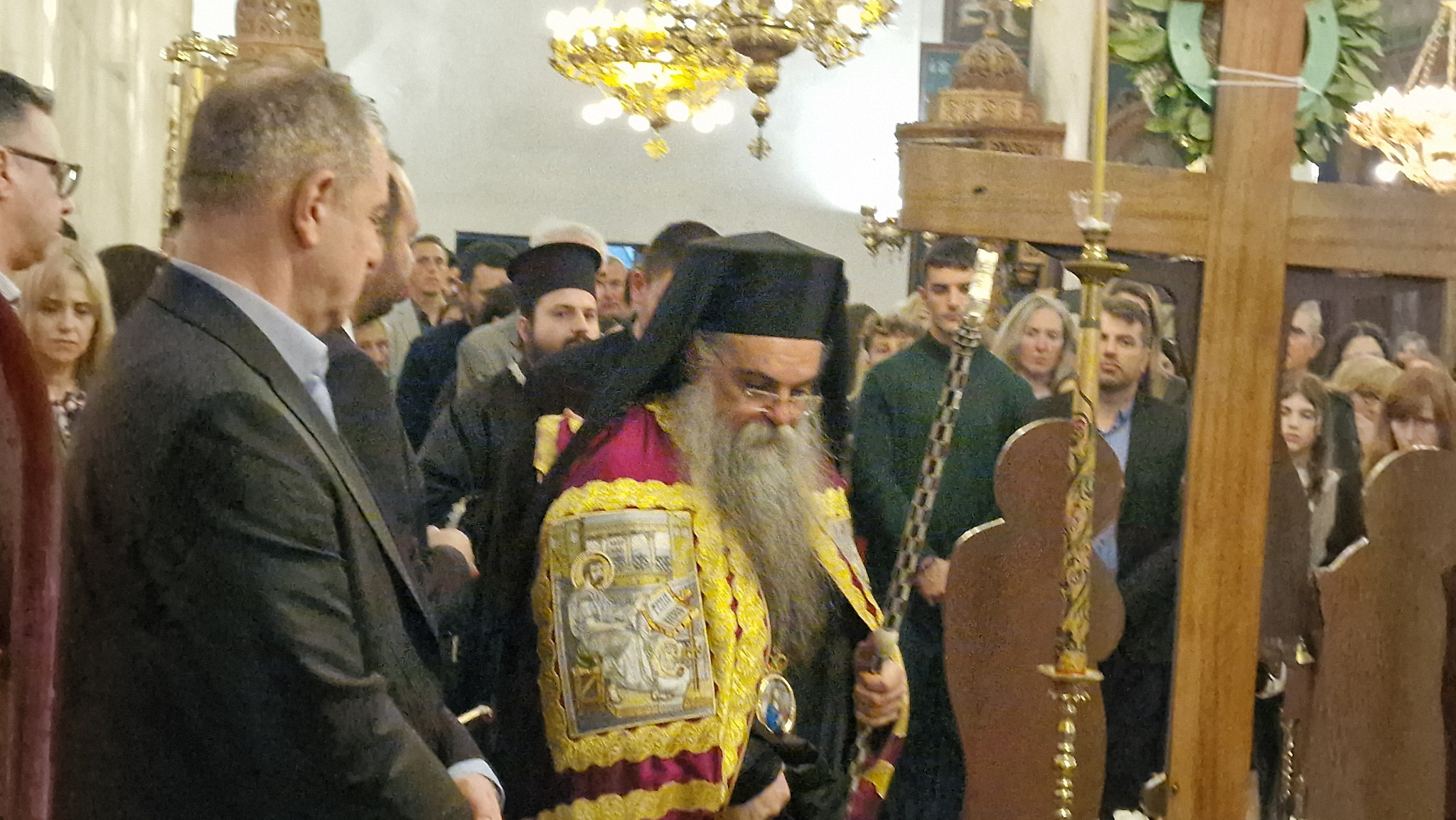Η Ακολουθία των Παθών στον Ιερό Ναό Αγίων Κωνσταντίνου και Ελένης Γιαννιτσών – Χοροστάτησε ο Θεοφιλέστατος Επίσκοπος Αλμωπίας Στέφανος