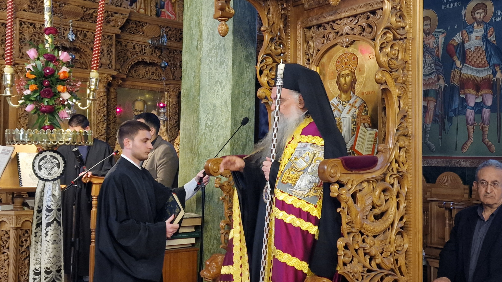 Ο Θεοφιλέστατος Επίσκοπος Αλμωπίας Στέφανος έψαλε τα Εγκώμια του Επιταφίου στον Ιερό Ναό Αγίων Νικάνδρου και Ιωαννικίου Αριδαίας