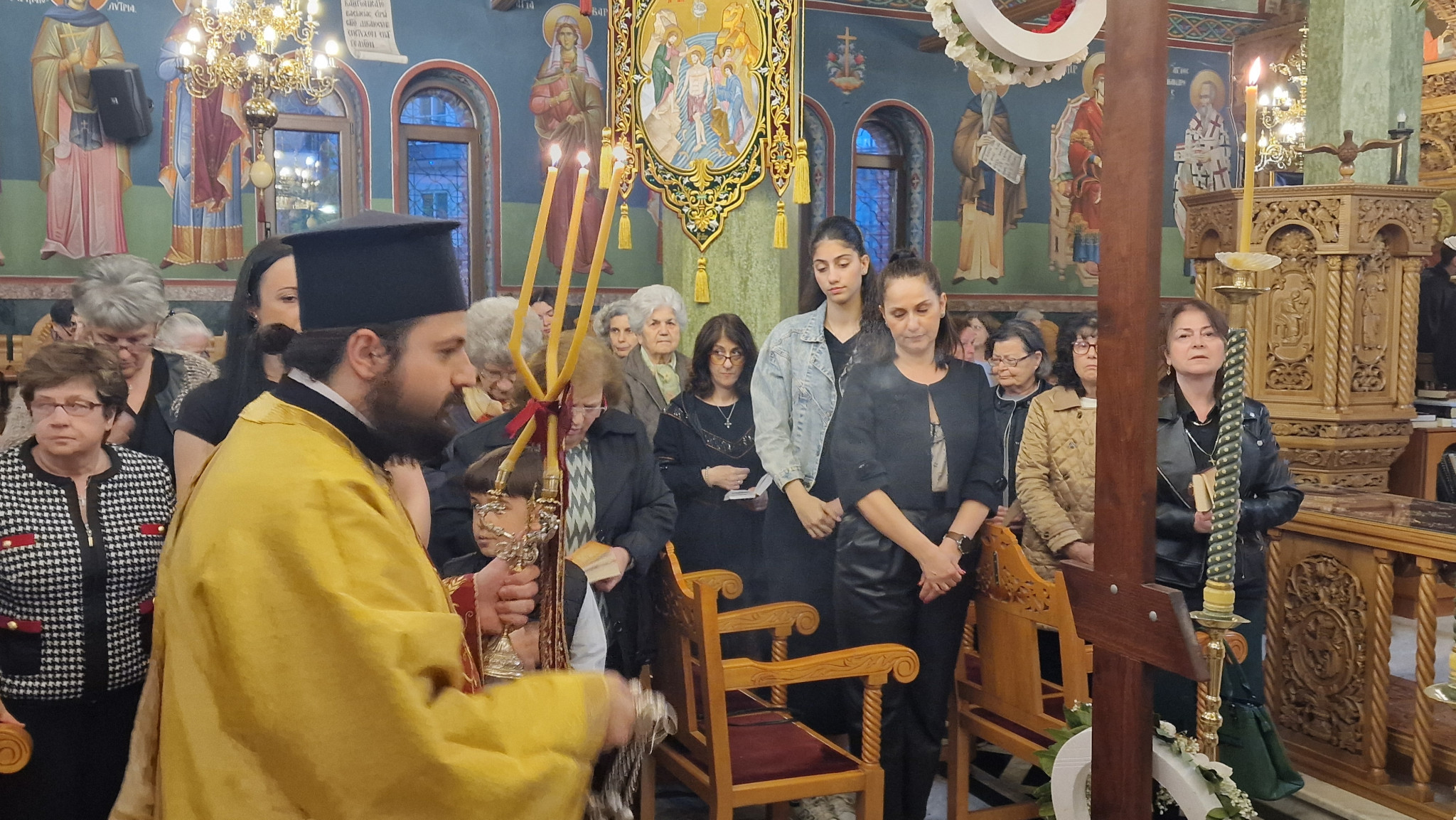 Ο Θεοφιλέστατος Επίσκοπος Αλμωπίας Στέφανος έψαλε τα Εγκώμια του Επιταφίου στον Ιερό Ναό Αγίων Νικάνδρου και Ιωαννικίου Αριδαίας