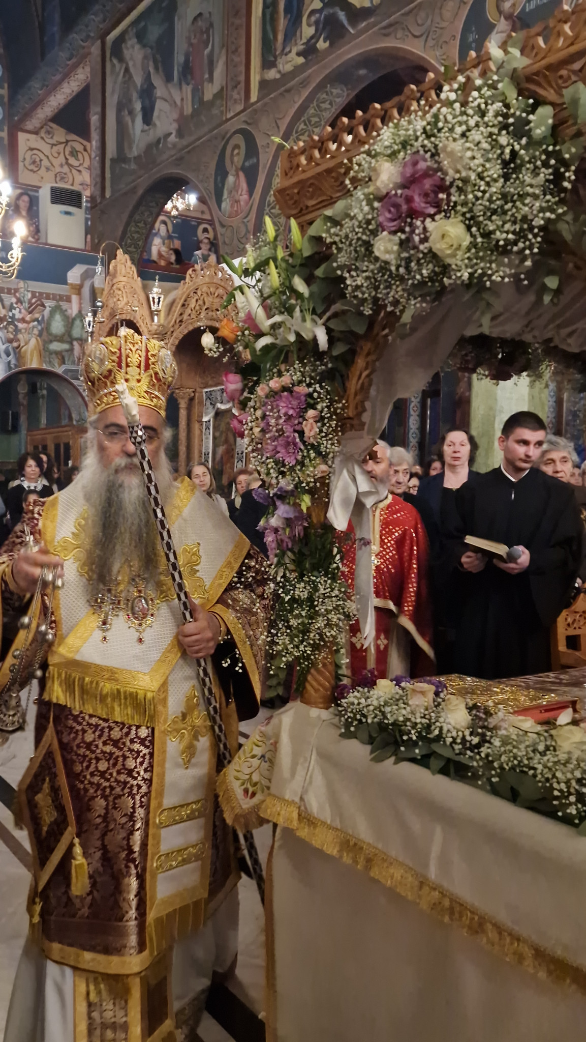 Ο Θεοφιλέστατος Επίσκοπος Αλμωπίας Στέφανος έψαλε τα Εγκώμια του Επιταφίου στον Ιερό Ναό Αγίων Νικάνδρου και Ιωαννικίου Αριδαίας