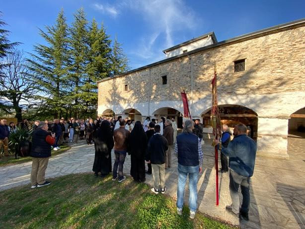 Εσπερινός της Αγάπης στην Ιερά Μονή Αρχαγγέλου Μιχαήλ Αλμωπίας με τον Επίσκοπο Αλμωπίας Στέφανο