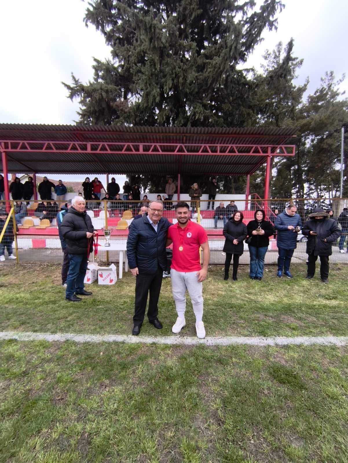 Ο Γιώργος Καρασμάνης κοντά στην ομάδα της Νέας Πέλλας: «Πανάξιοι Πρωταθλητές, προς ακόμη υψηλότερους στόχους»!