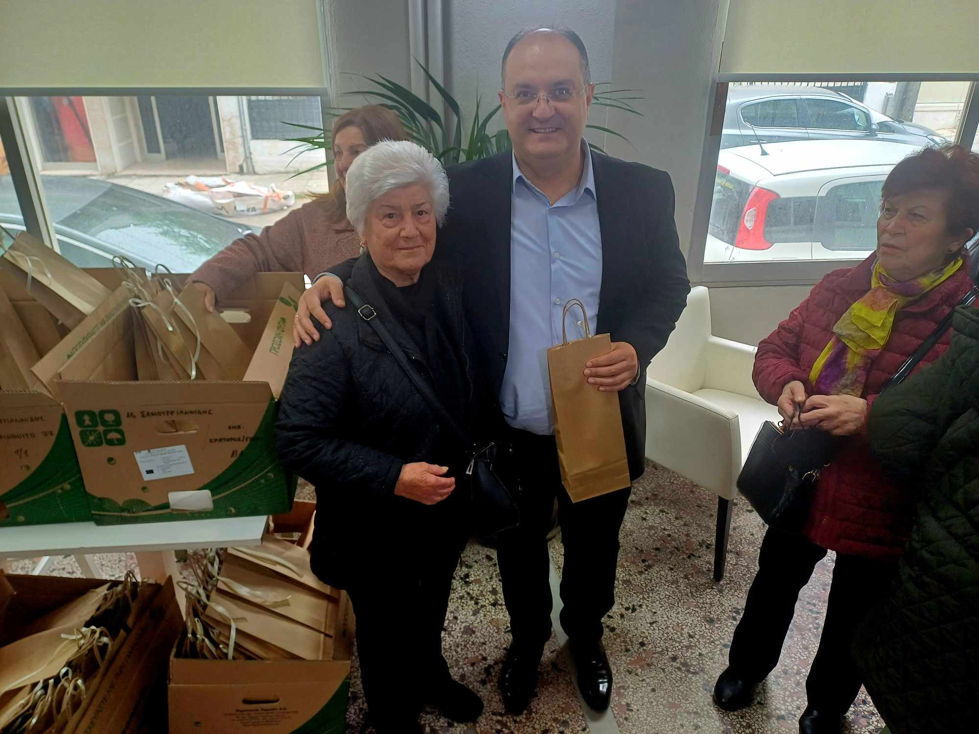 Ευχές και πασχαλινά δώρα στον ανακαινισμένο χώρο του ΚΑΠΗ Δήμου Κιλκίς
