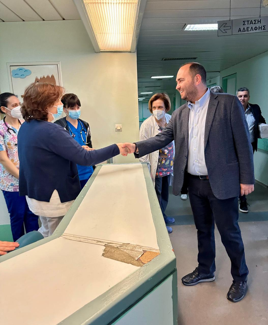 Επίσκεψη του Λάκη Βασιλειάδη στο Νοσοκομείο Γιαννιτσών