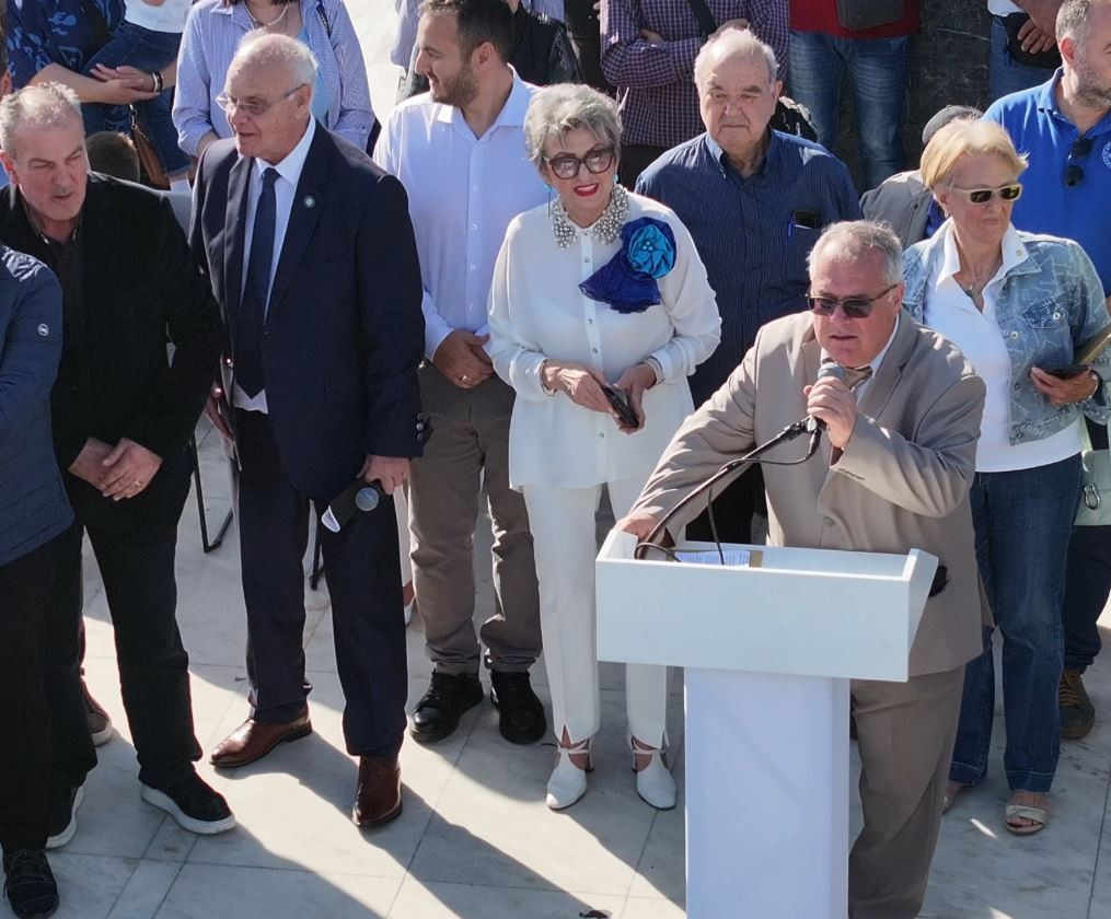 5η Πανελλήνια  χορευτική συνάντηση των Μακεδόνων μπροστά από το άγαλμα του Μεγάλου Αλεξάνδρου στη Θεσσαλονίκη
