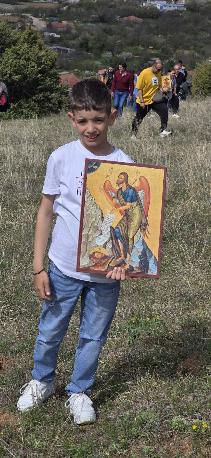Το έθιμο "Ντουπουκρούτζ" στην Περίκλεια: Ανάβαση στον λόφο και δέηση στον Άγιο Αθανάσιο
