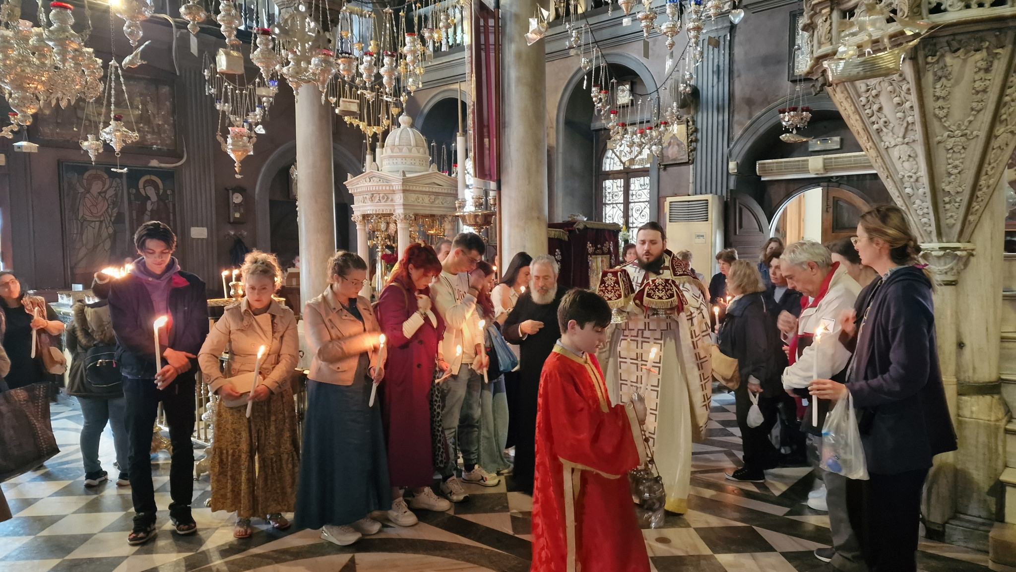 Ο νεότερος ιερέας των Γιαννιτσών λειτούργησε στην Παναγία της Τήνου