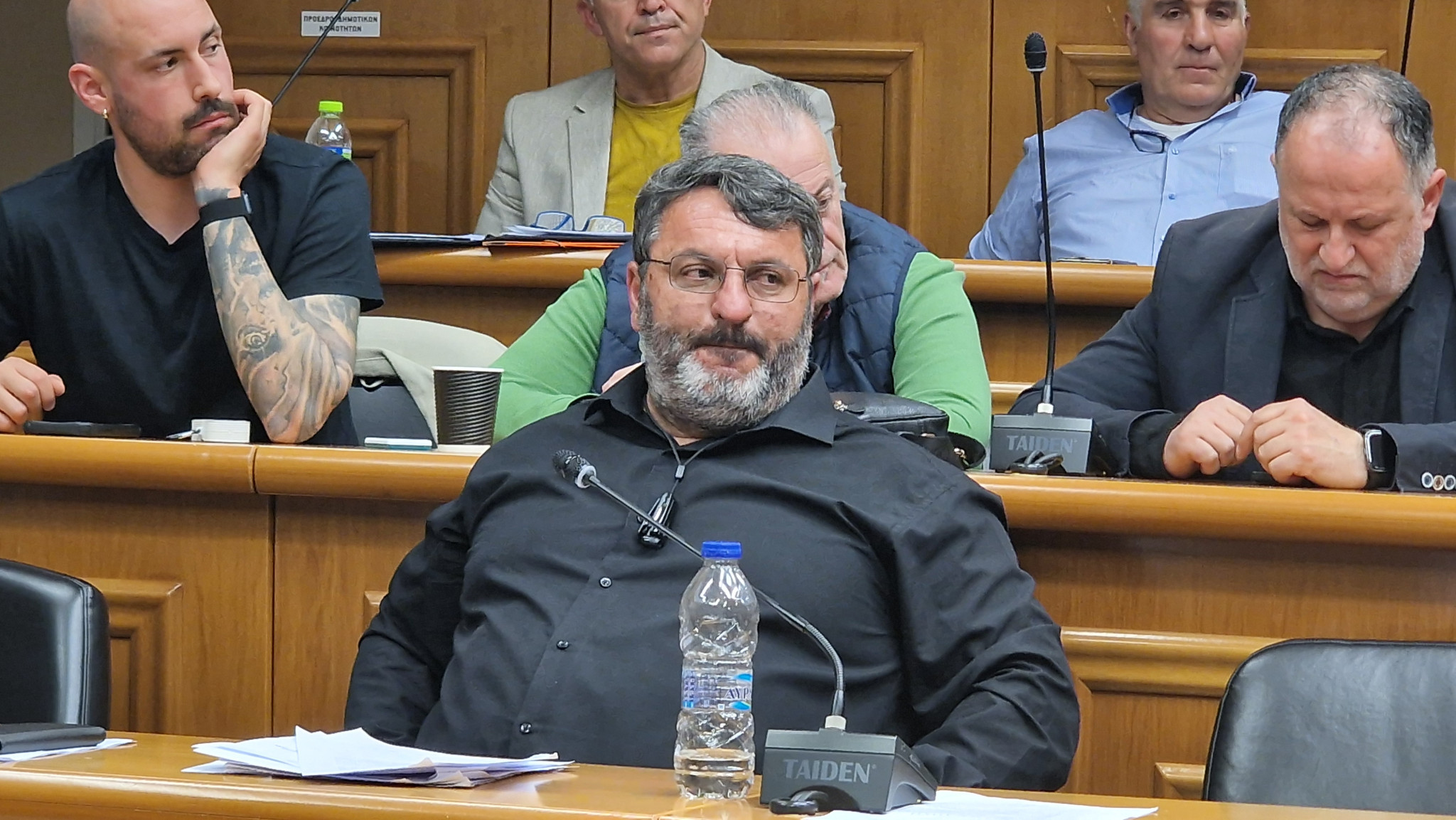 Ένταση και αποχωρήσεις στη συνεδρίαση του Δημοτικού Συμβουλίου Αλμωπίας – Στο επίκεντρο τα δημοτικά τέλη, η οικονομική πορεία του Δήμου και η καθημερινότητα