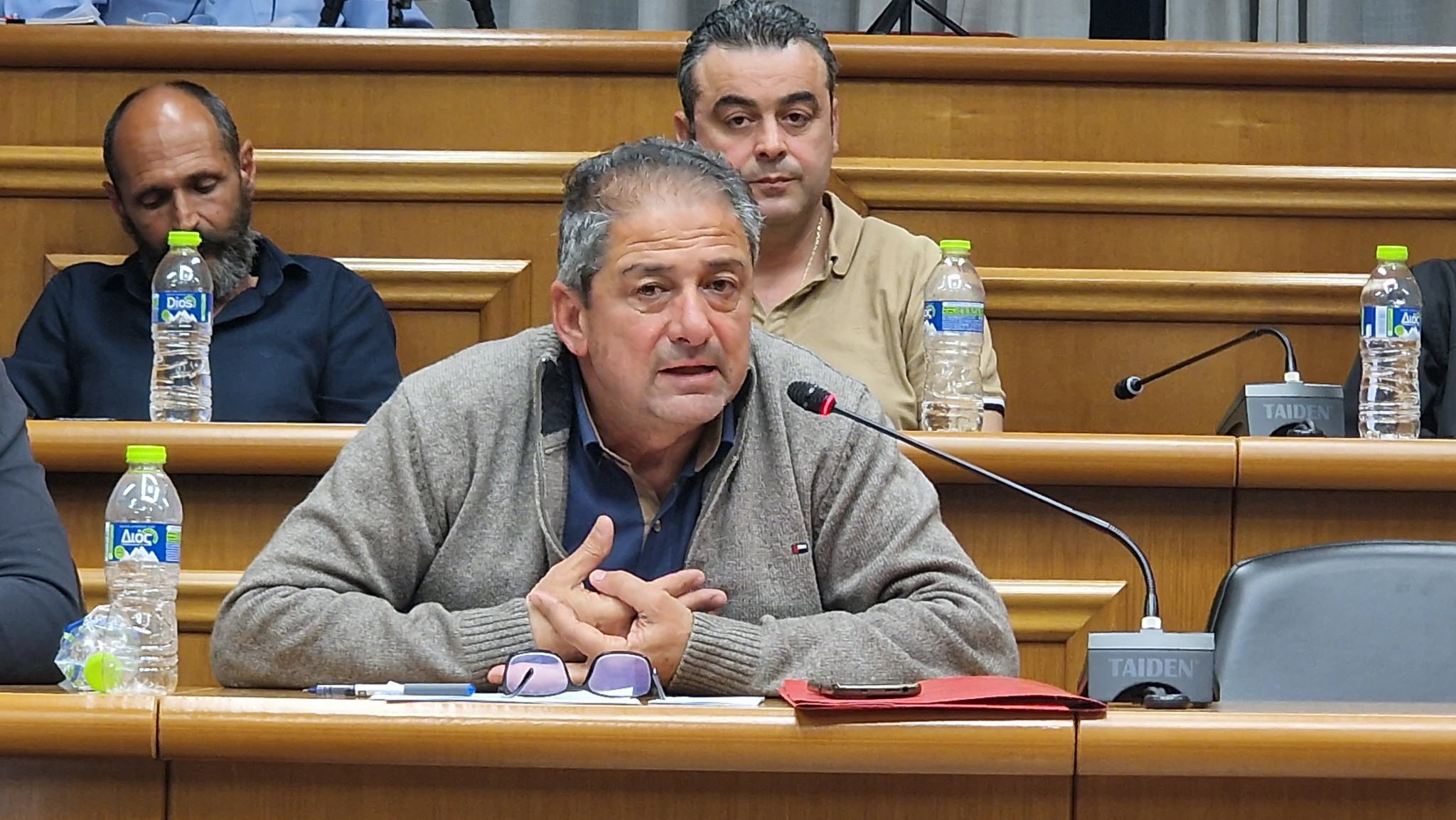 Ένταση και αποχωρήσεις στη συνεδρίαση του Δημοτικού Συμβουλίου Αλμωπίας – Στο επίκεντρο τα δημοτικά τέλη, η οικονομική πορεία του Δήμου και η καθημερινότητα