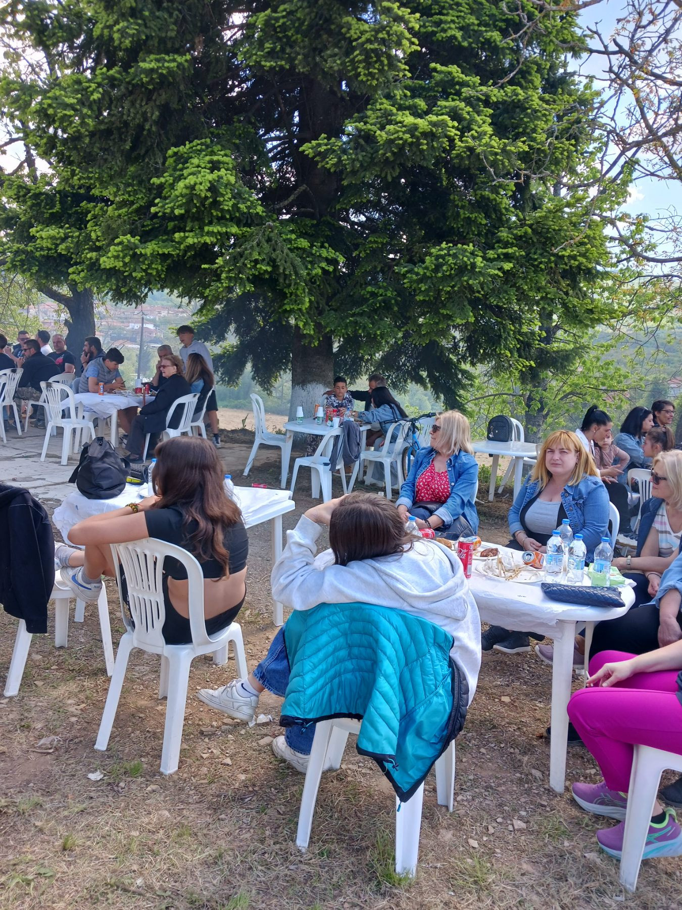 Πρωτομαγιά στον Αρχάγγελο Αλμωπίας: Μια γιορτή παράδοσης και κεφιού