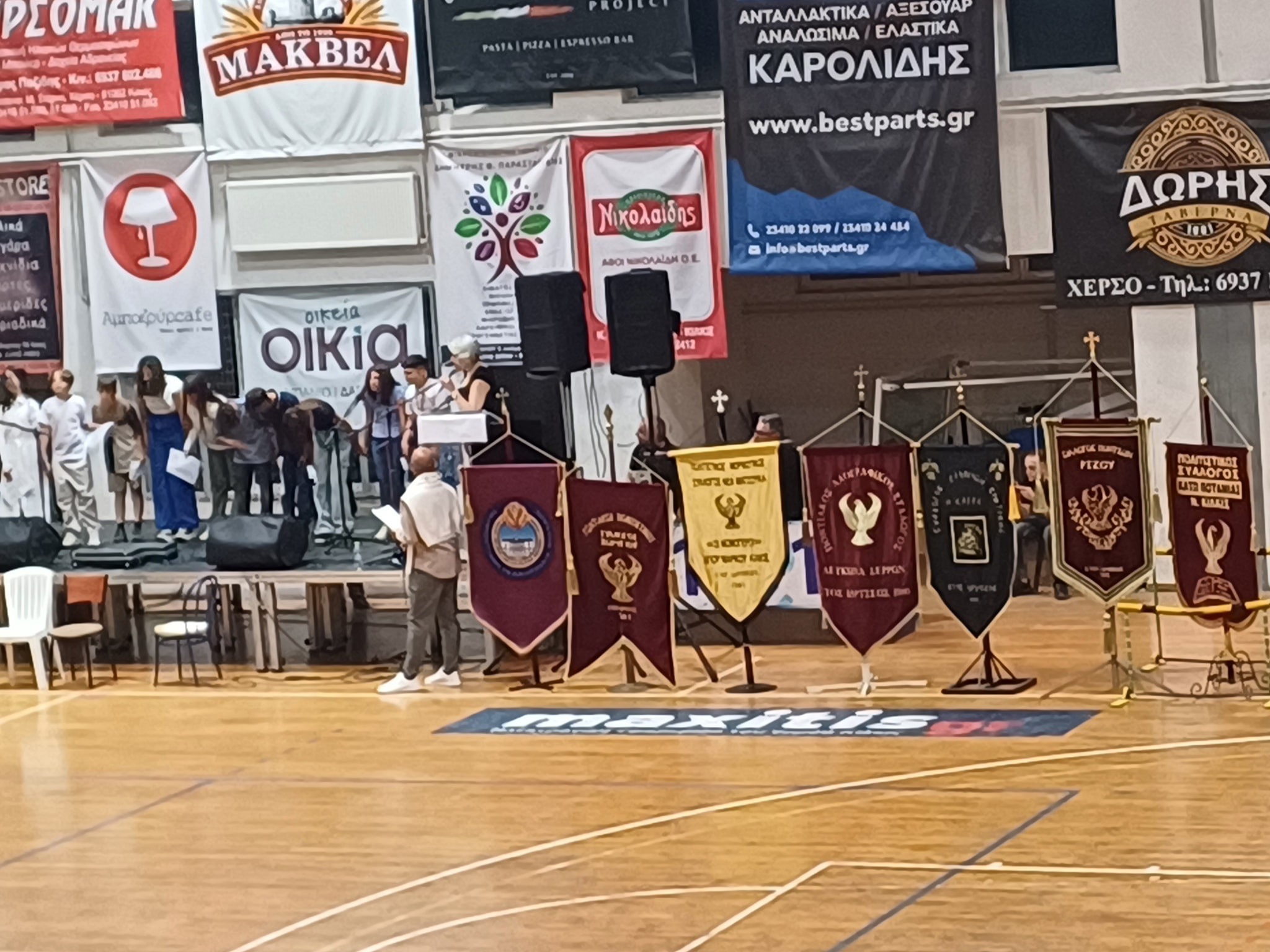Άξια πρέσβειρα των παραδόσεων του Πόντου η νέα γενιά – Αποθεώθηκε  στο 14ο Παιδικό – Εφηβικό Φεστιβάλ Ποντιακών Χορών