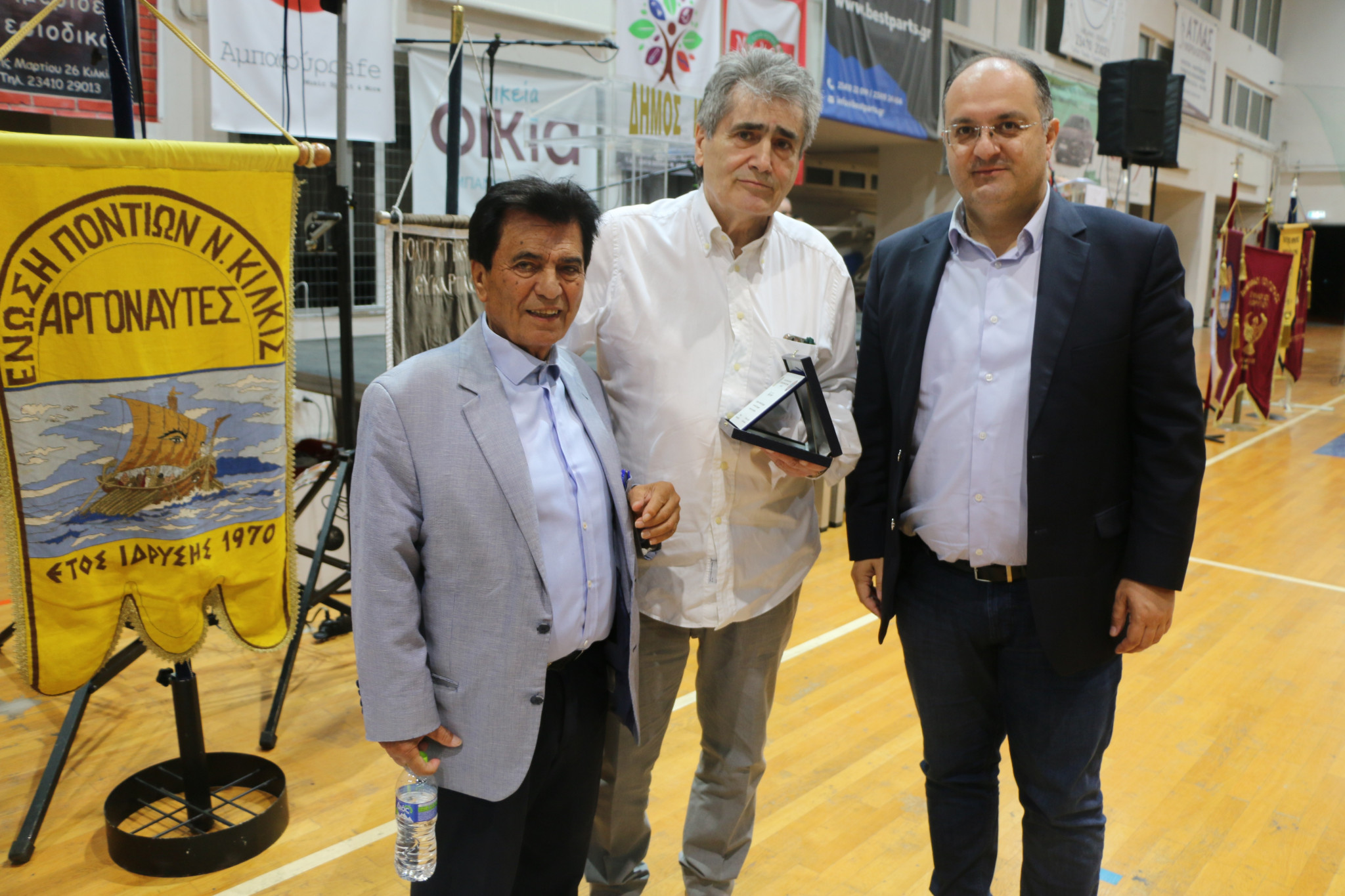 Άξια πρέσβειρα των παραδόσεων του Πόντου η νέα γενιά – Αποθεώθηκε  στο 14ο Παιδικό – Εφηβικό Φεστιβάλ Ποντιακών Χορών