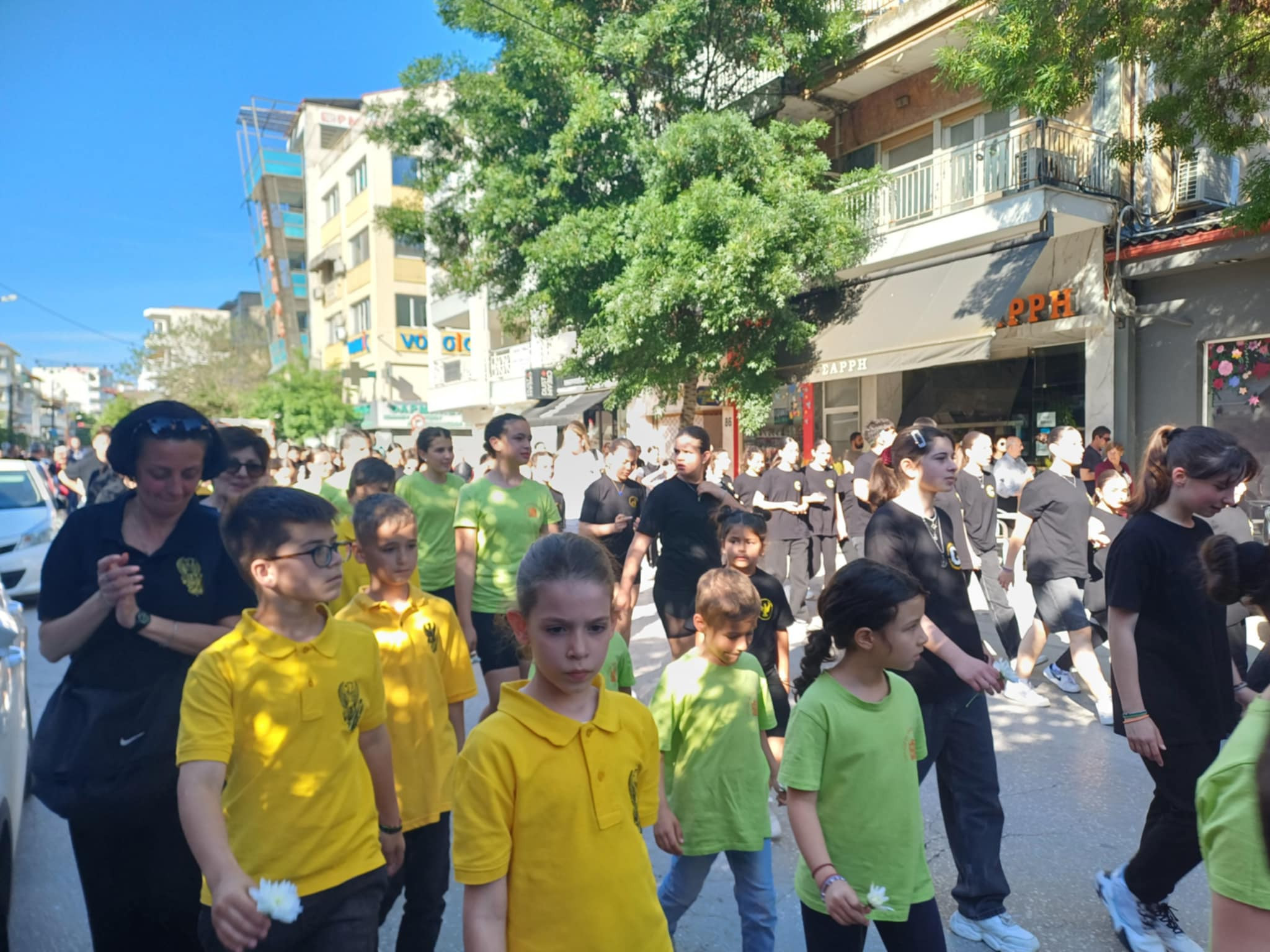 Άξια πρέσβειρα των παραδόσεων του Πόντου η νέα γενιά – Αποθεώθηκε  στο 14ο Παιδικό – Εφηβικό Φεστιβάλ Ποντιακών Χορών
