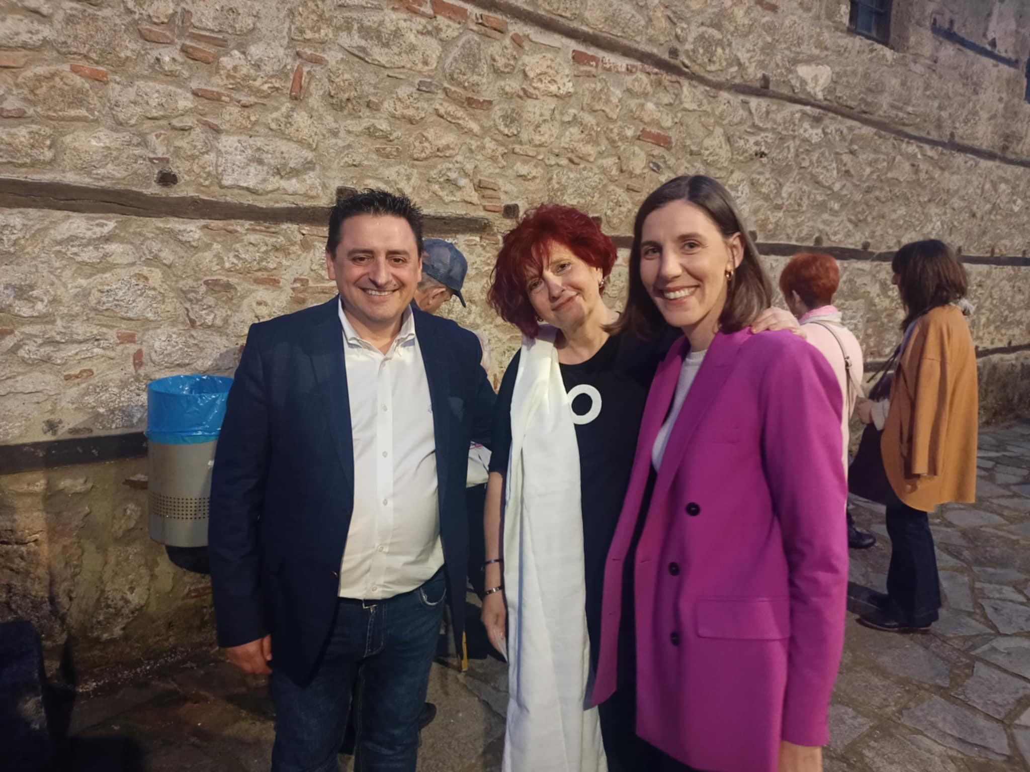 Εντυπωσιακά εγκαίνια για τον 32ο Εικαστικό Μήνα Μάιο