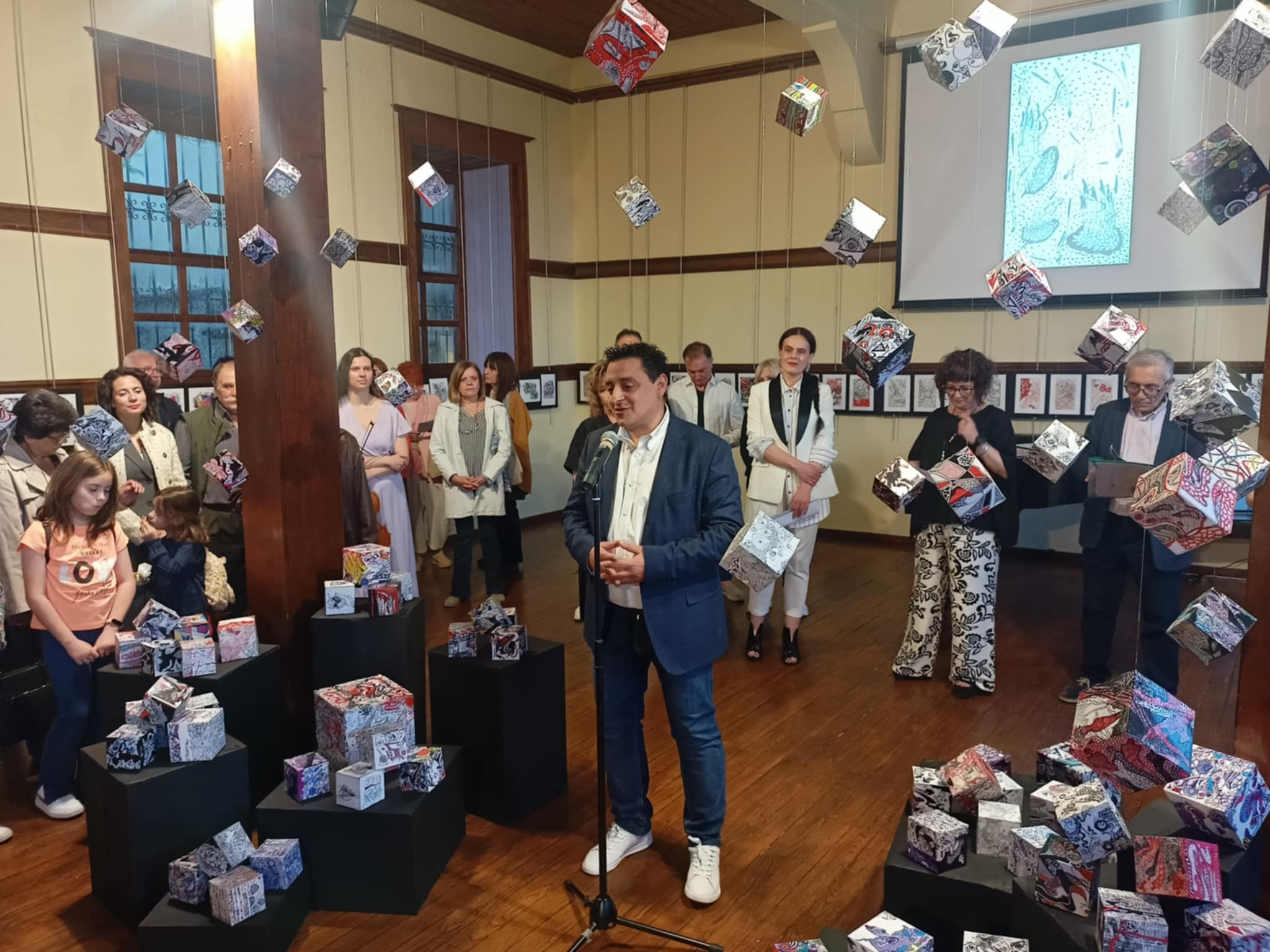 Εντυπωσιακά εγκαίνια για τον 32ο Εικαστικό Μήνα Μάιο