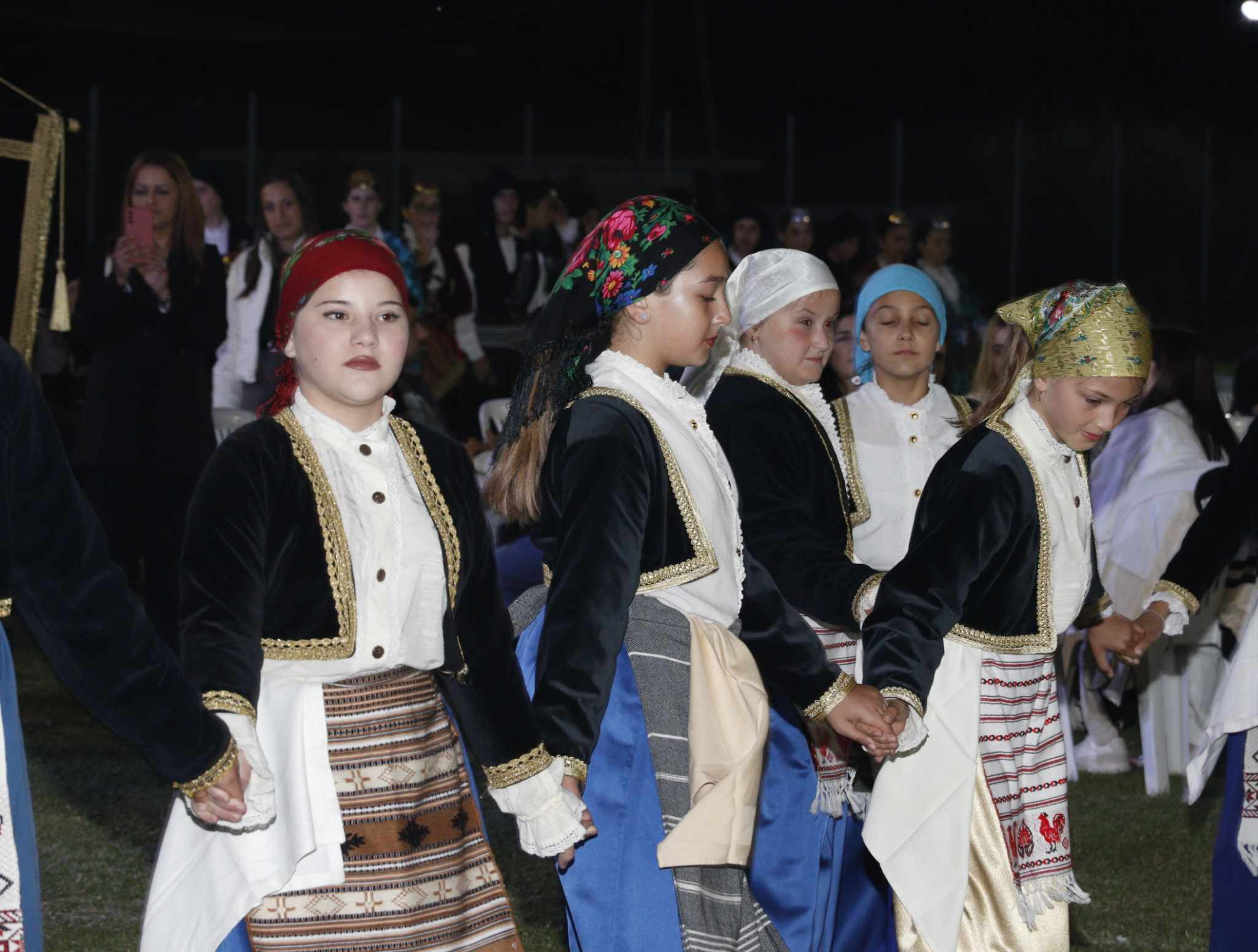 Χορός, παράδοση και διασκέδαση στο επίκεντρο του Μανδαλίου (φωτογραφίες/βιντεο)