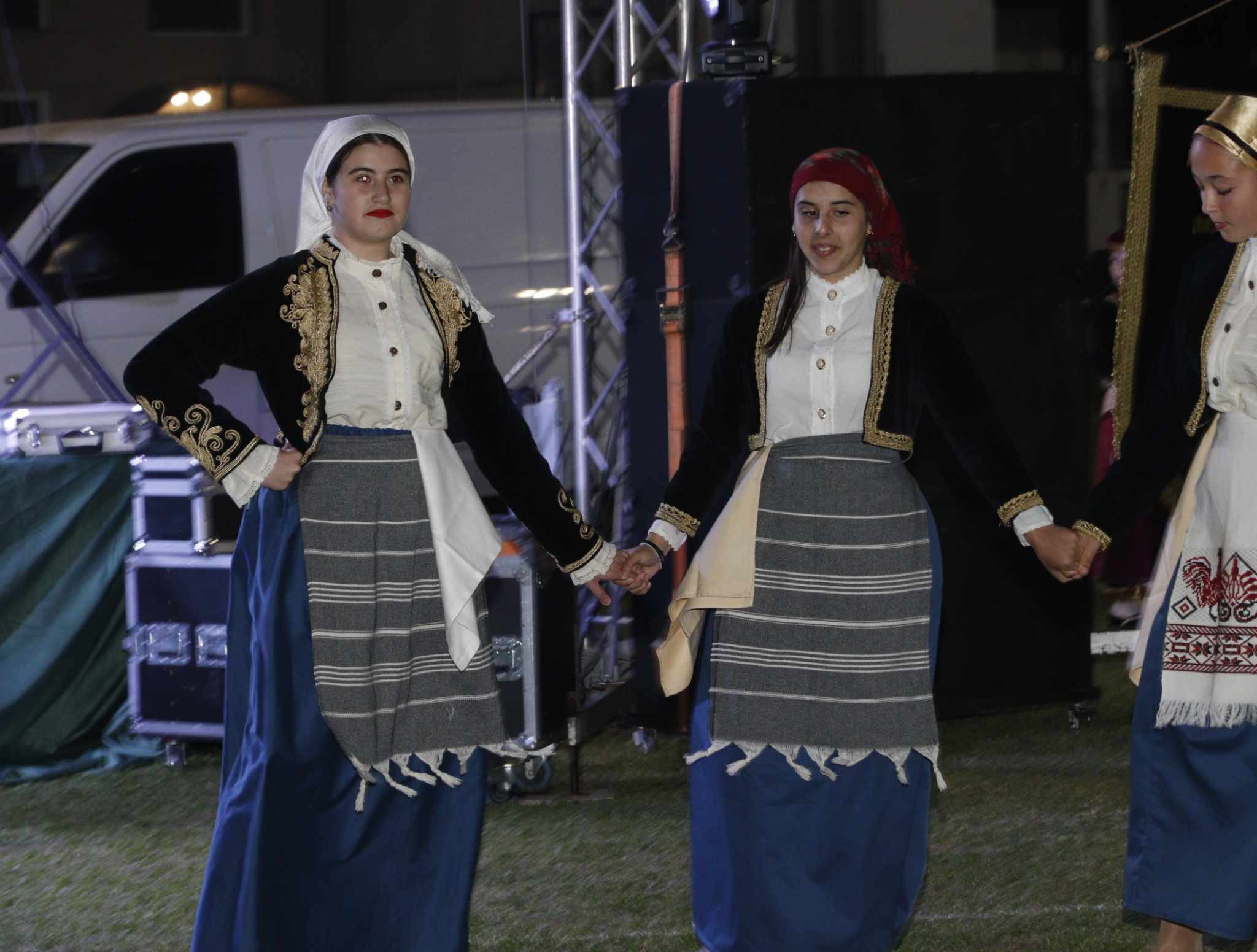 Χορός, παράδοση και διασκέδαση στο επίκεντρο του Μανδαλίου (φωτογραφίες/βιντεο)