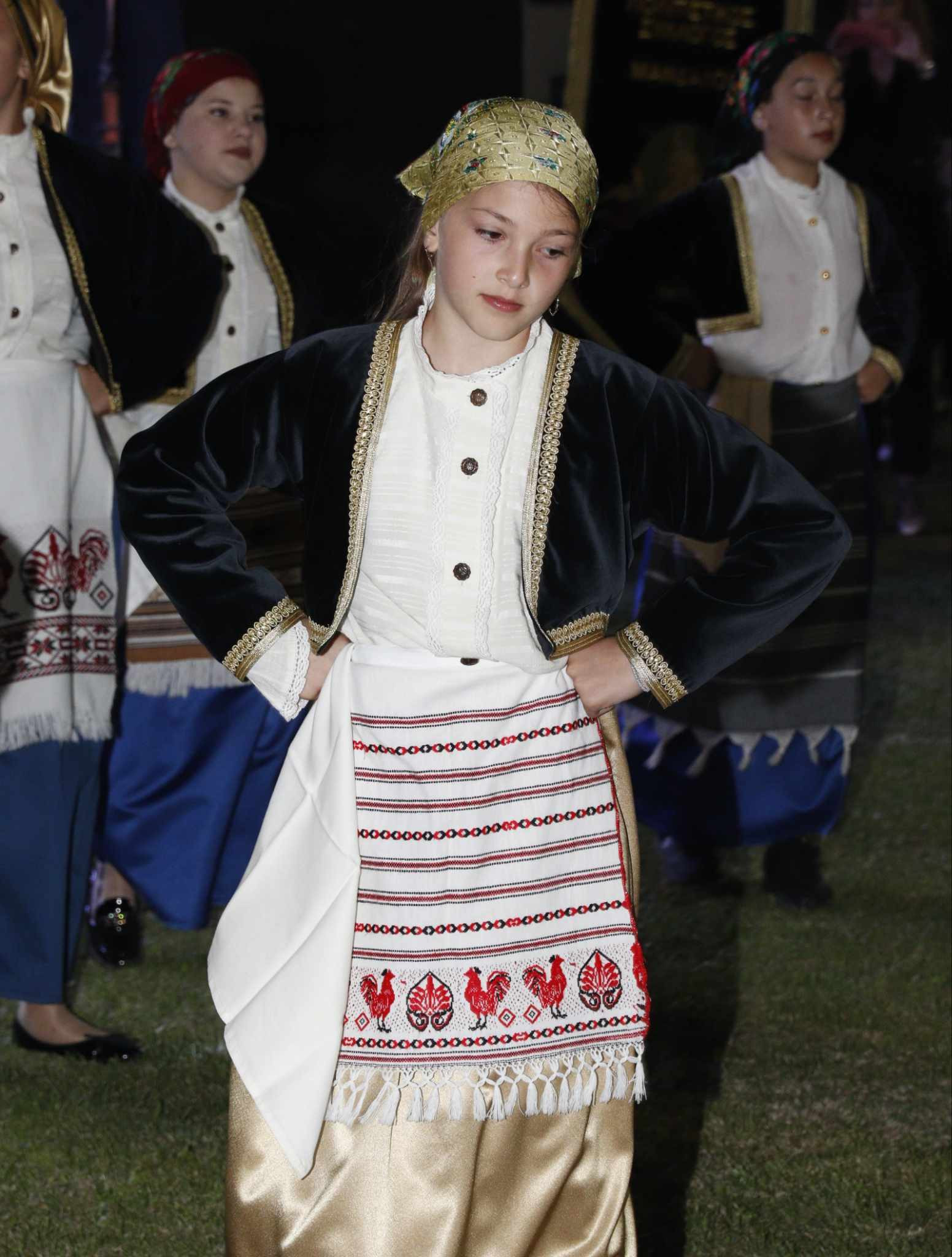 Χορός, παράδοση και διασκέδαση στο επίκεντρο του Μανδαλίου (φωτογραφίες/βιντεο)