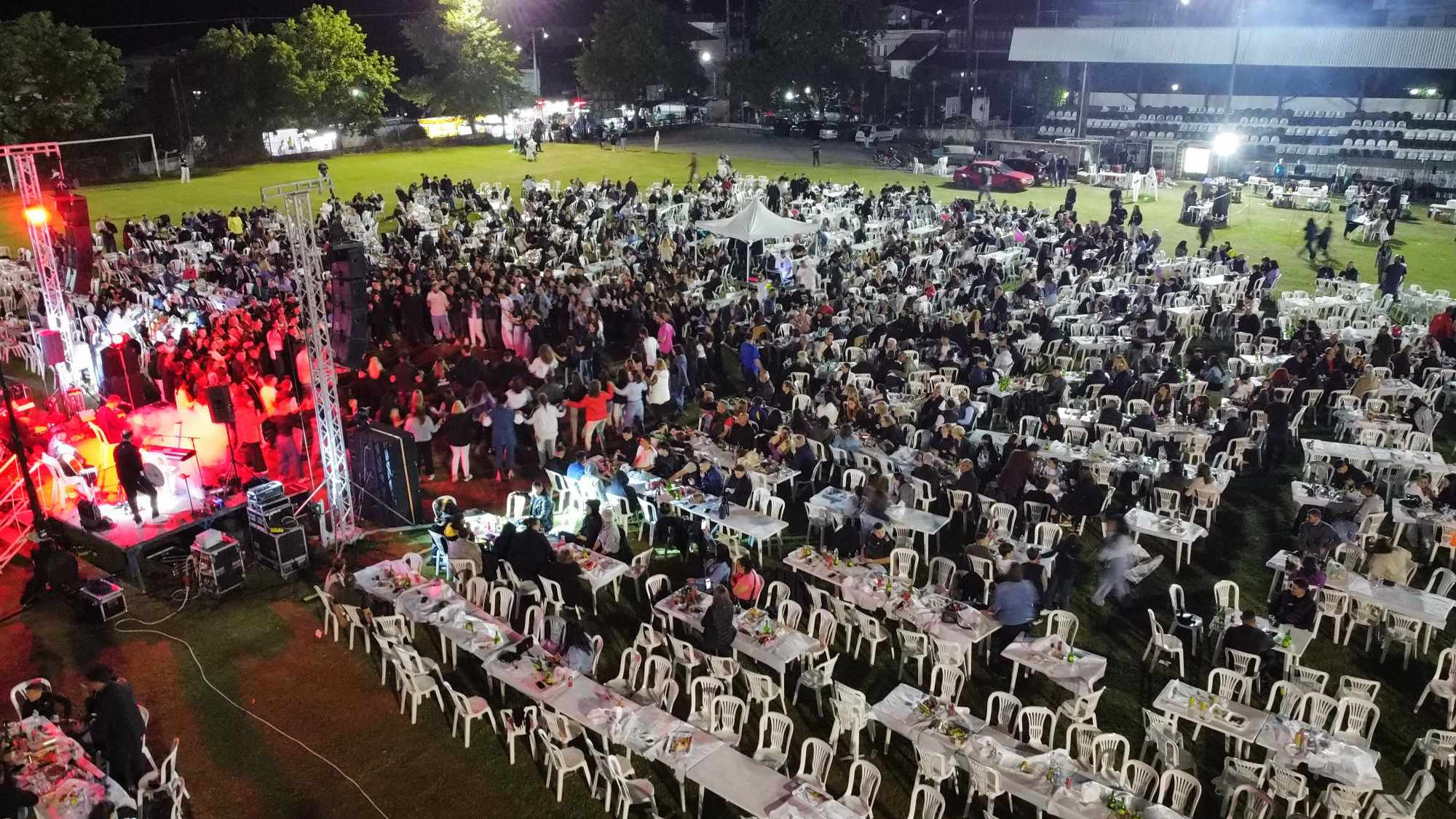 Χορός, παράδοση και διασκέδαση στο επίκεντρο του Μανδαλίου (φωτογραφίες/βιντεο)