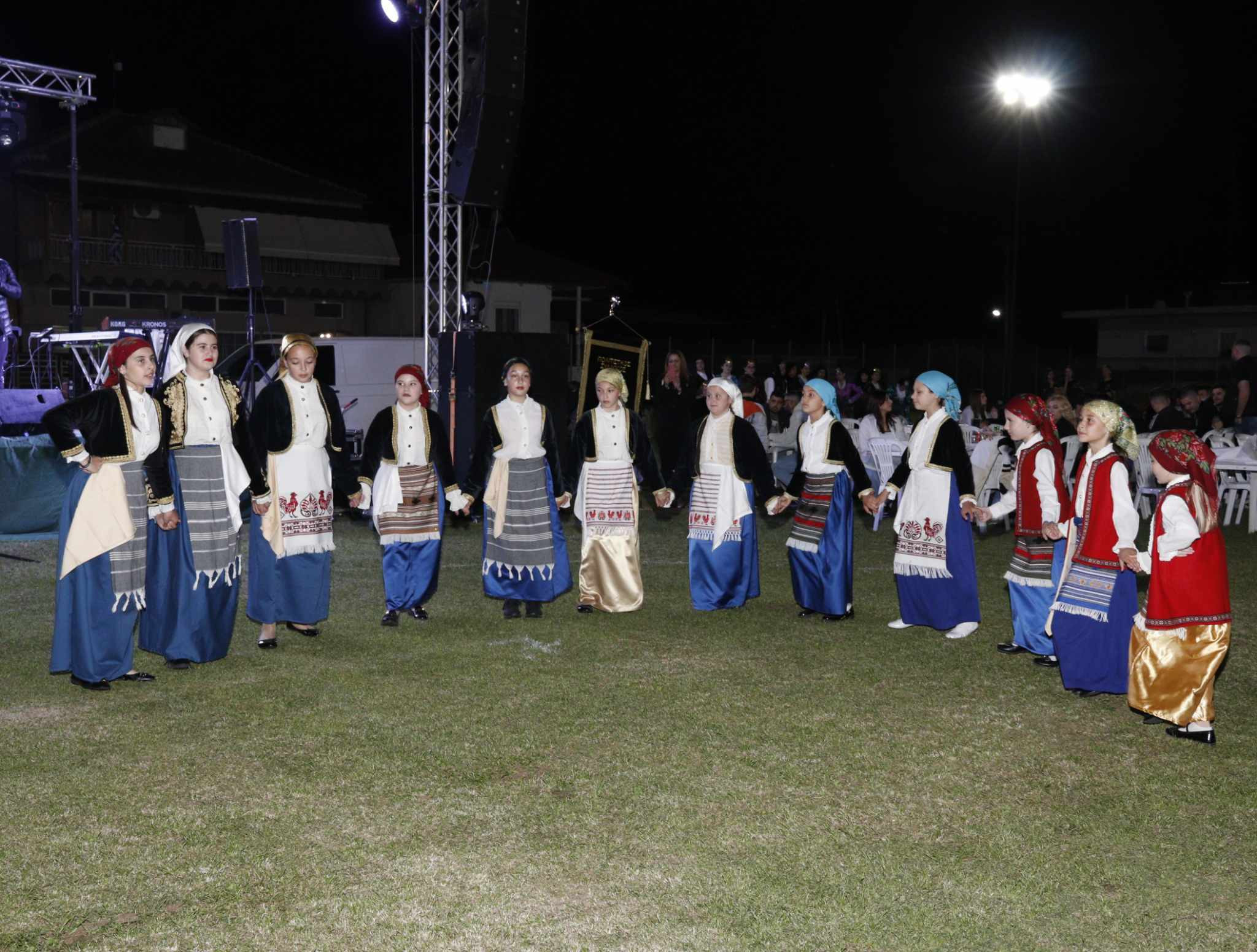 Χορός, παράδοση και διασκέδαση στο επίκεντρο του Μανδαλίου (φωτογραφίες/βιντεο)