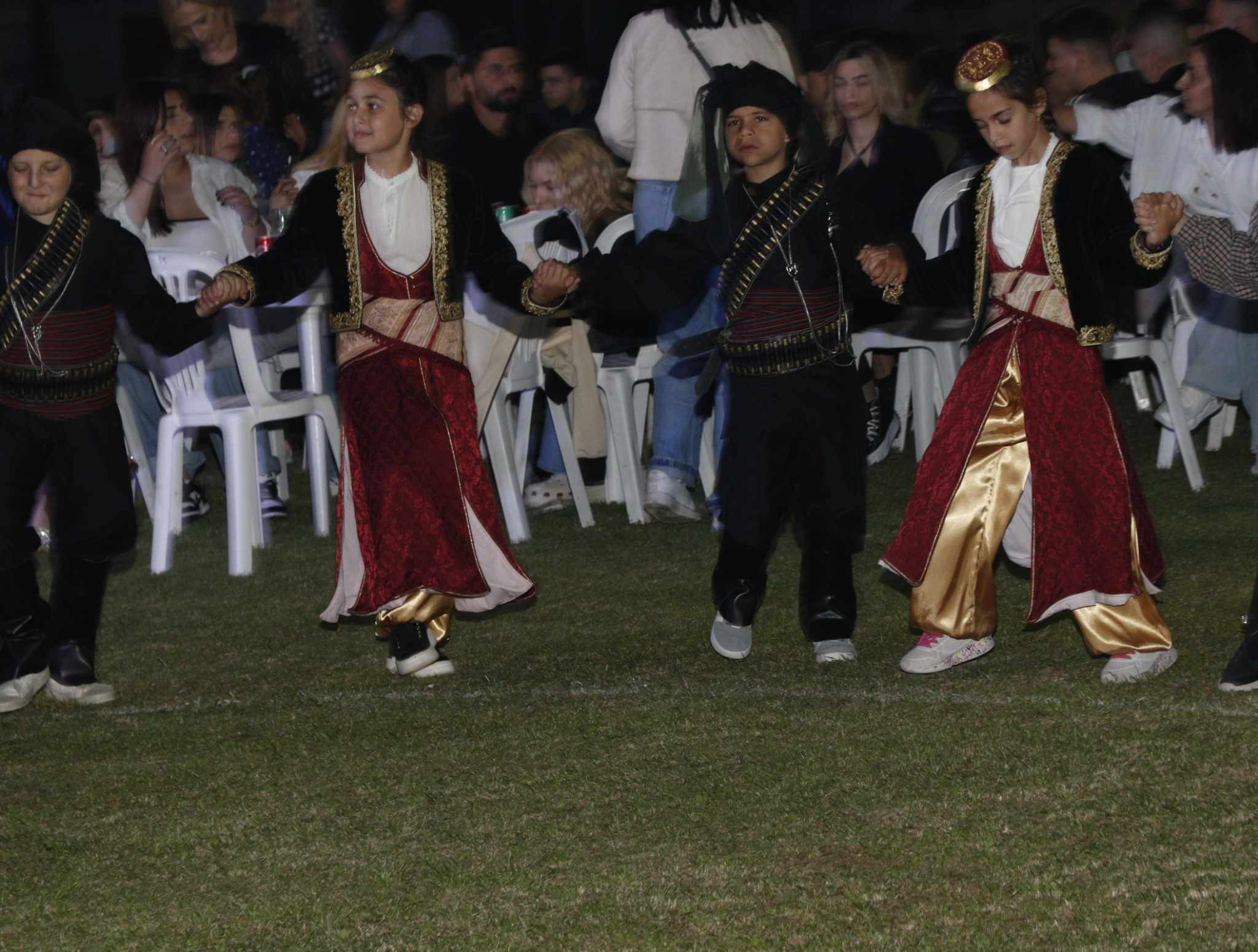 Χορός, παράδοση και διασκέδαση στο επίκεντρο του Μανδαλίου (φωτογραφίες/βιντεο)