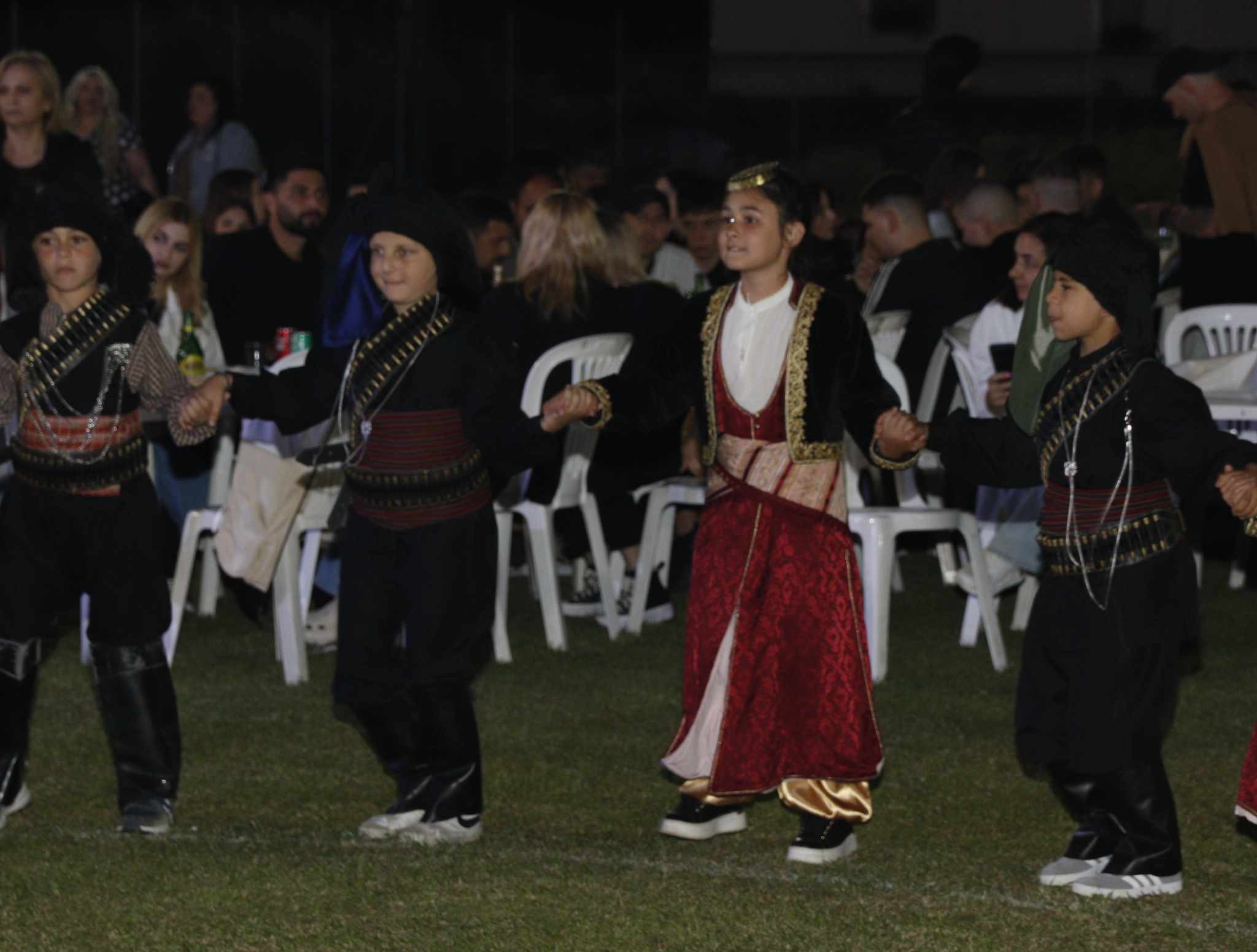 Χορός, παράδοση και διασκέδαση στο επίκεντρο του Μανδαλίου (φωτογραφίες/βιντεο)