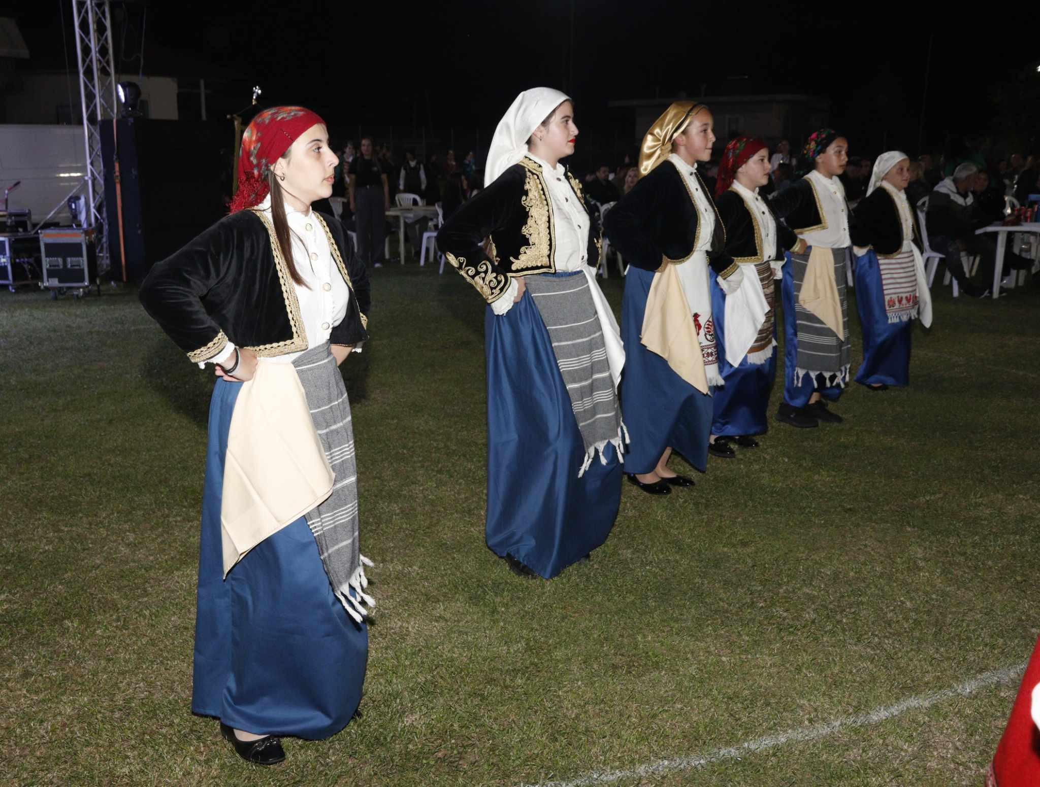 Χορός, παράδοση και διασκέδαση στο επίκεντρο του Μανδαλίου (φωτογραφίες/βιντεο)