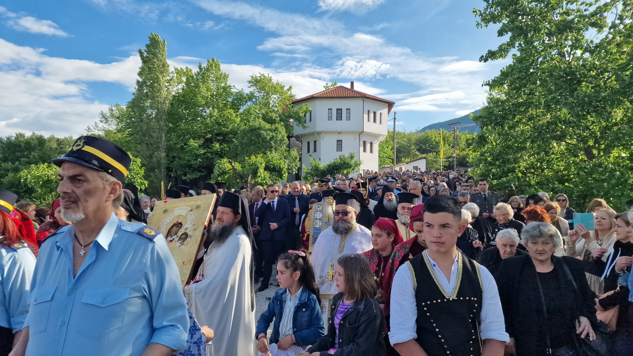Με λαμπρότητα η υποδοχή της Ιεράς Εικόνας της Παναγίας της Βηματάρισσας στη Γρίβα