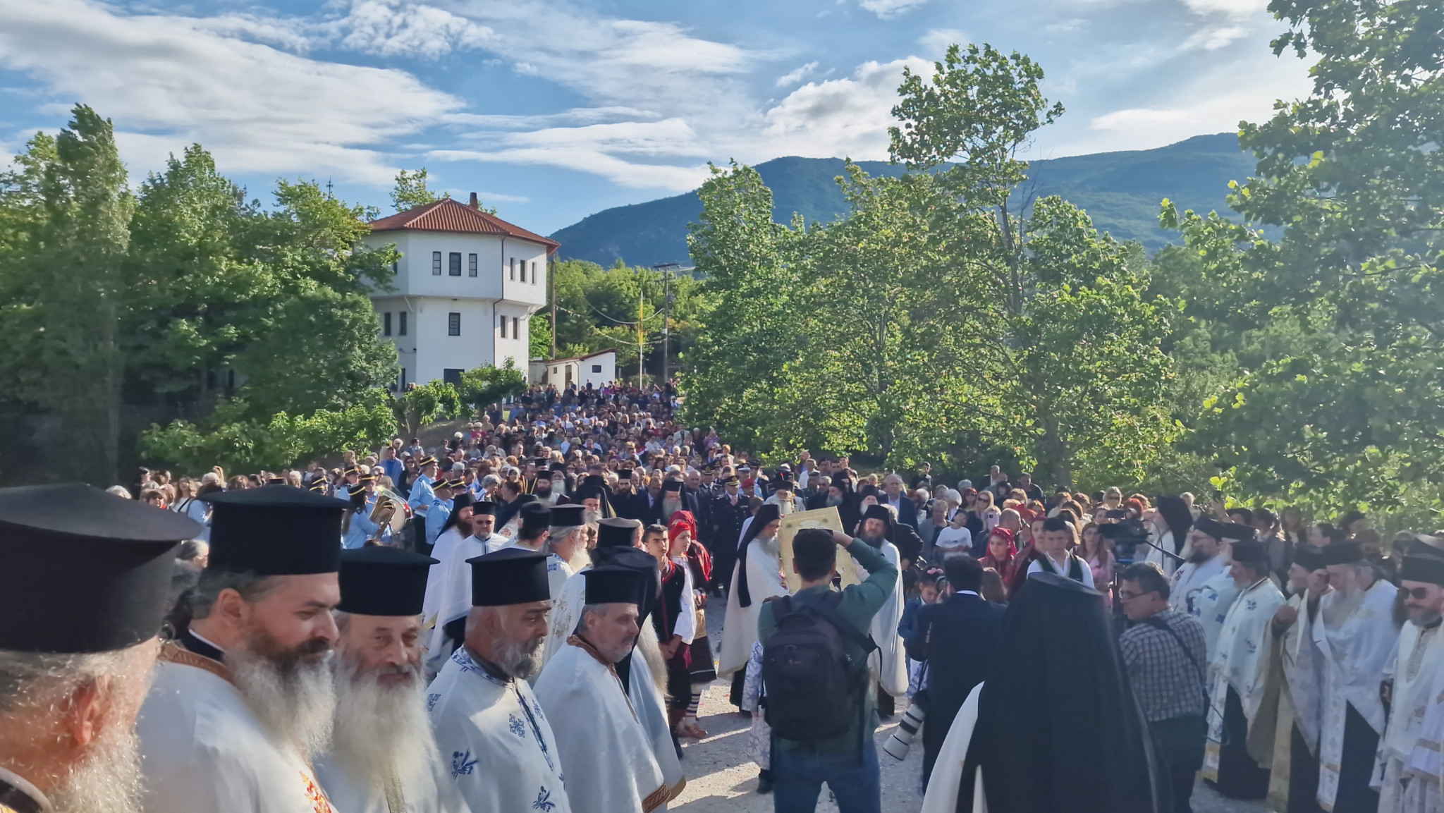 Με λαμπρότητα η υποδοχή της Ιεράς Εικόνας της Παναγίας της Βηματάρισσας στη Γρίβα