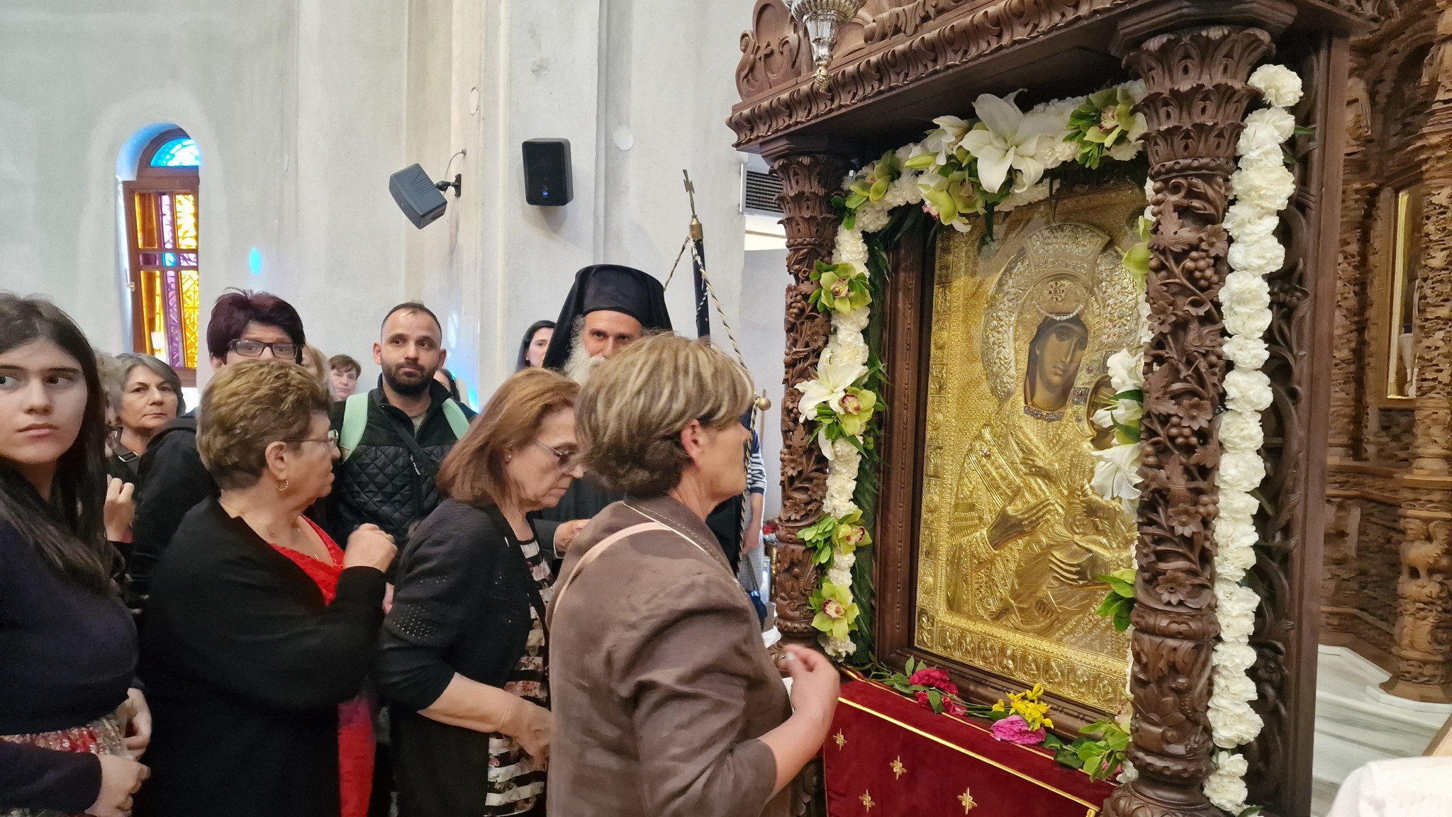 Με λαμπρότητα η υποδοχή της Ιεράς Εικόνας της Παναγίας της Βηματάρισσας στη Γρίβα